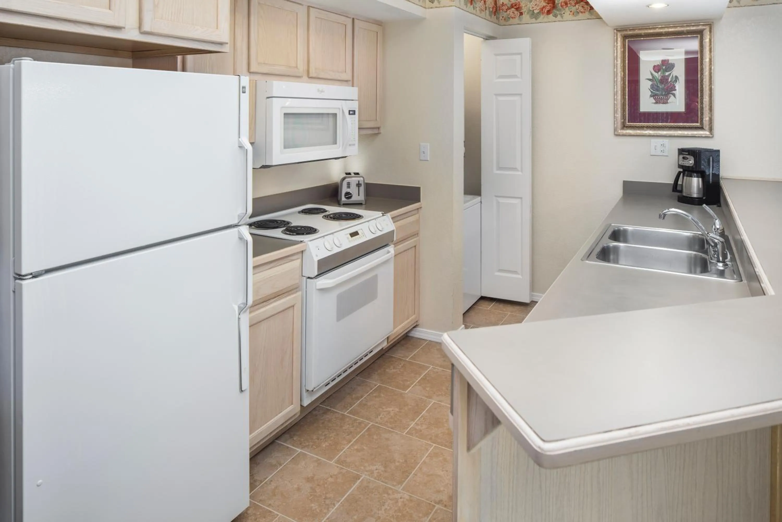 Kitchen or kitchenette in The Suites at Fall Creek