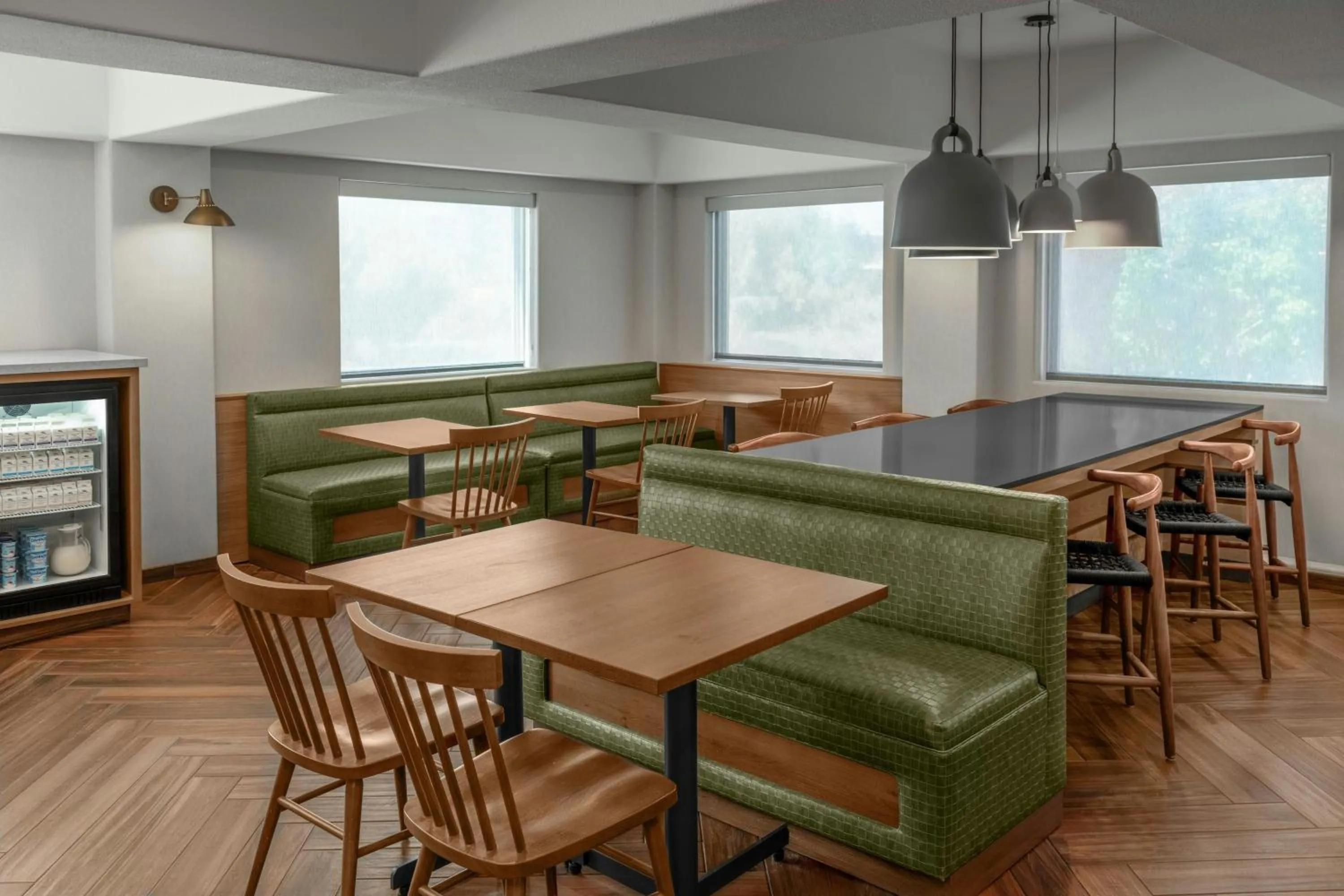 Restaurant/places to eat in Fairfield Inn & Suites by Marriott San Francisco San Carlos