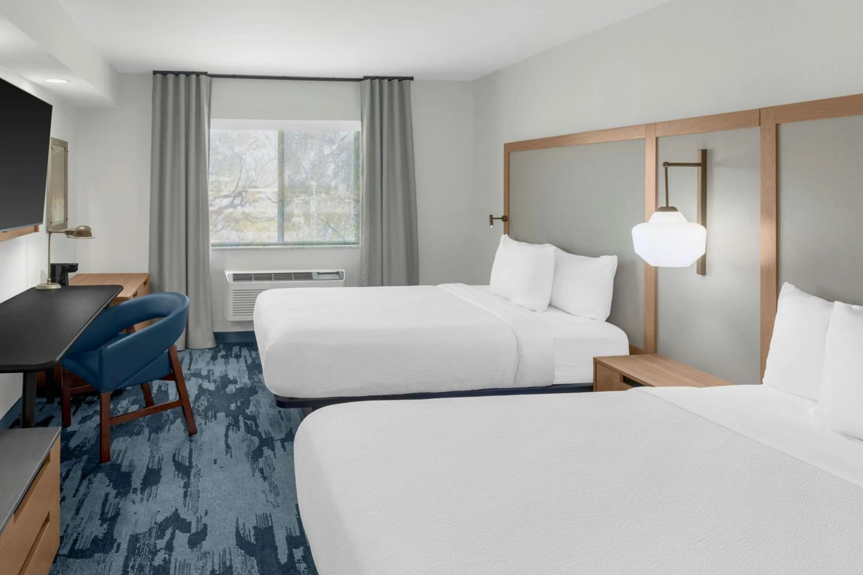 Photo of the whole room, Bed in Fairfield Inn & Suites by Marriott San Francisco San Carlos