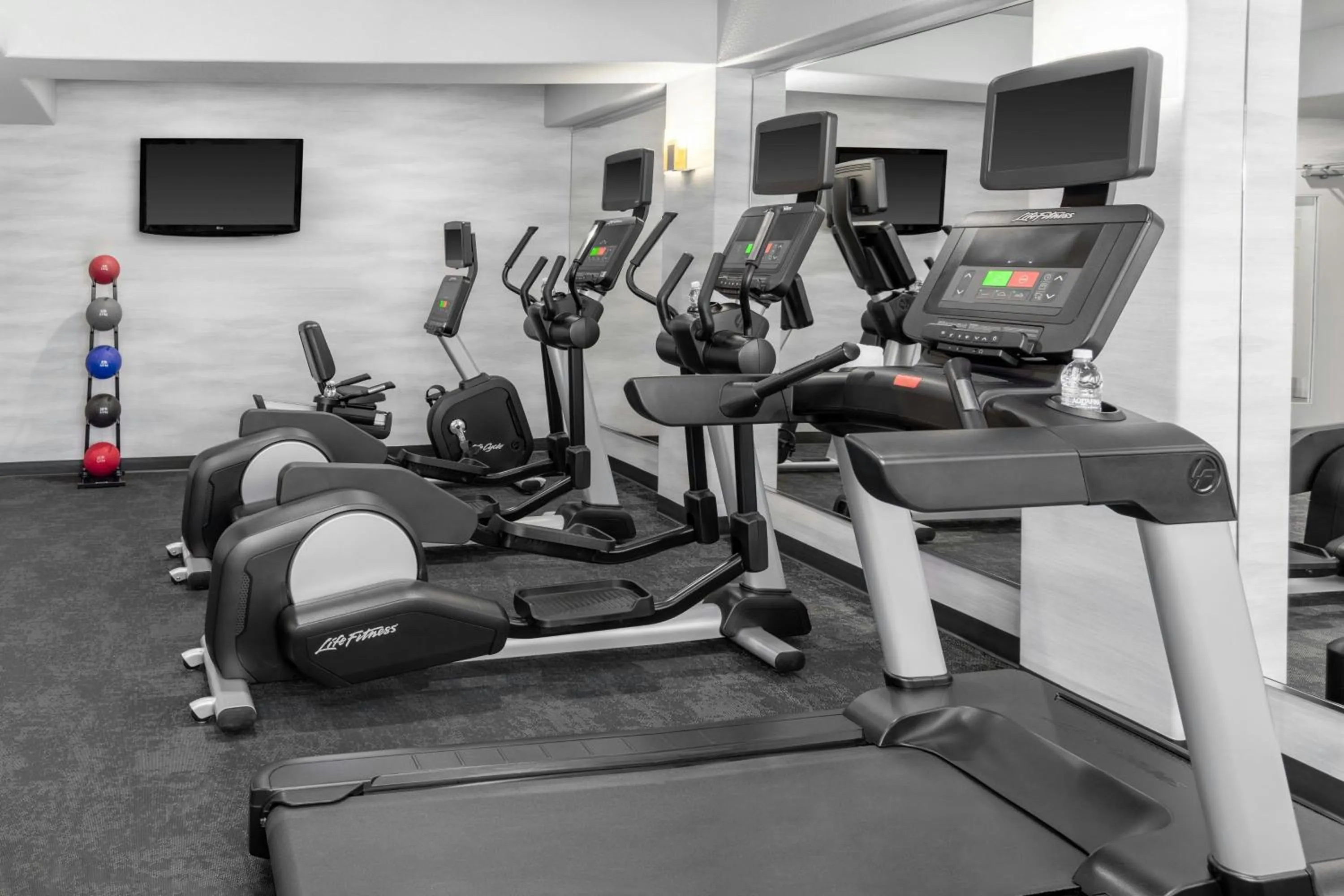 Fitness centre/facilities in Fairfield Inn & Suites by Marriott San Francisco San Carlos