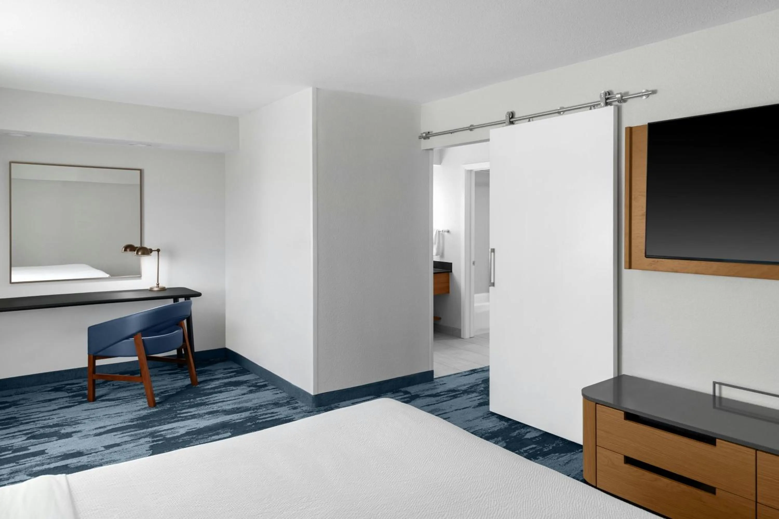 Photo of the whole room, Bed in Fairfield Inn & Suites by Marriott San Francisco San Carlos