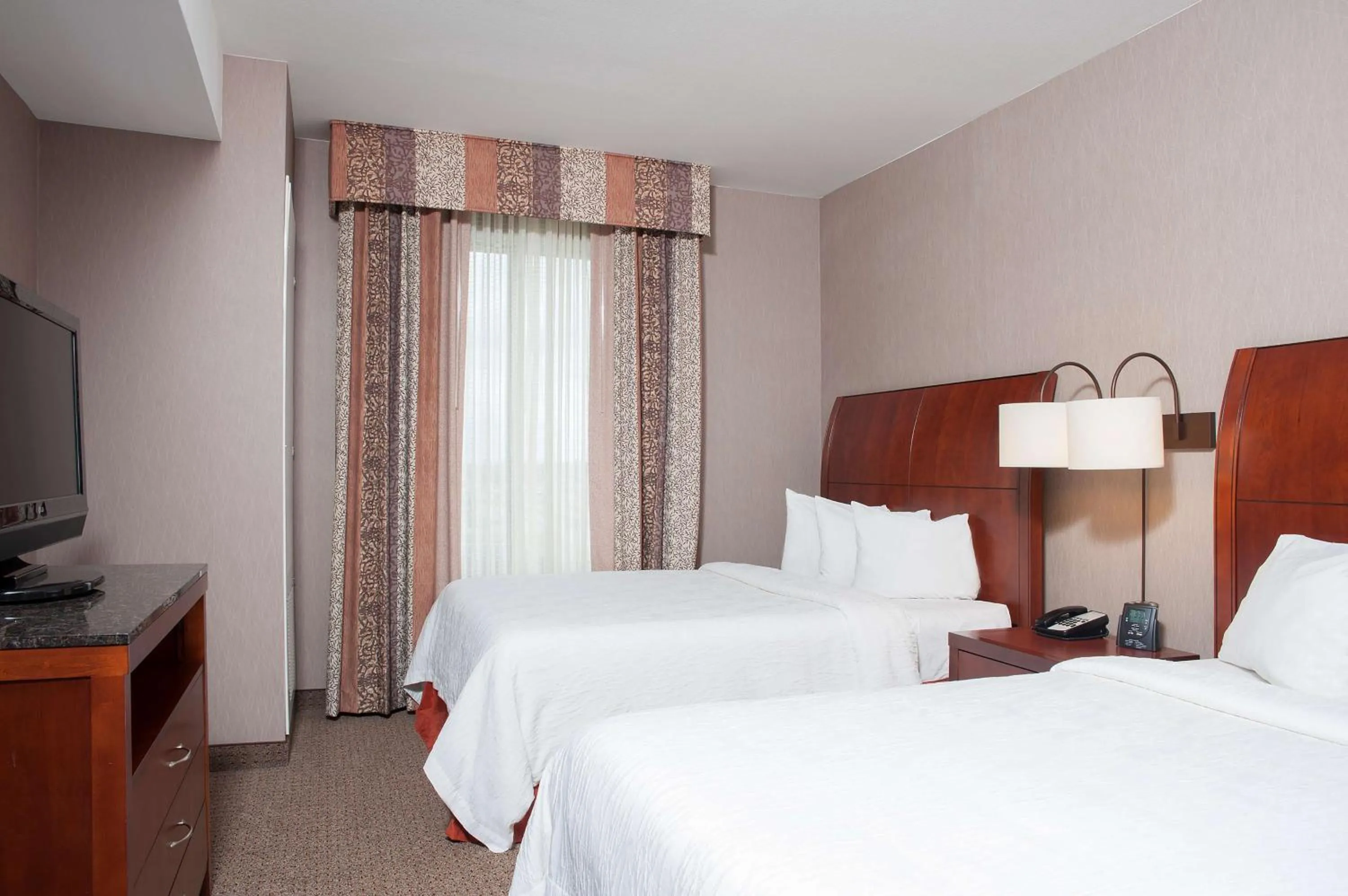 Bed in Hilton Garden Inn Columbus Edinburgh