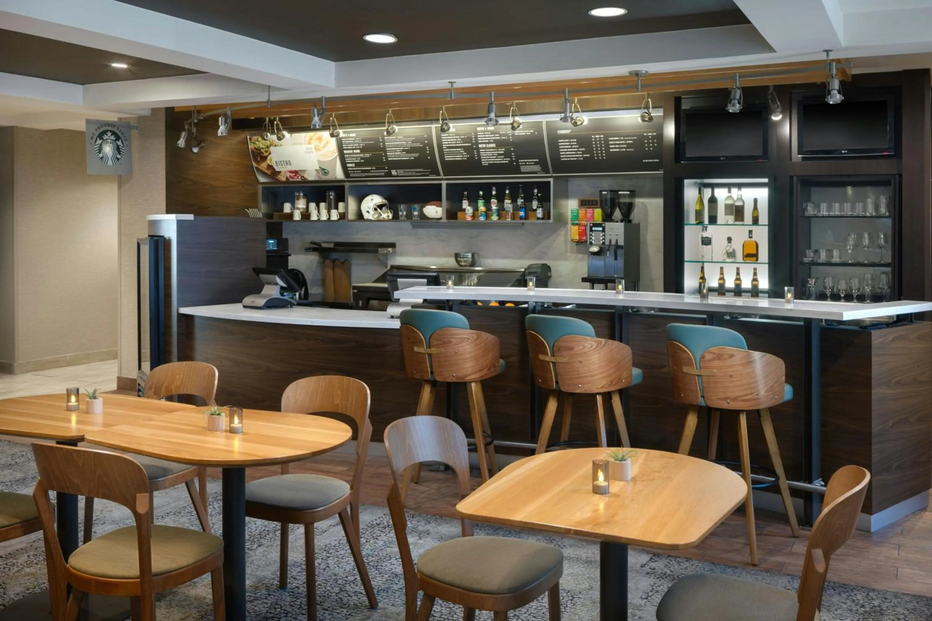 Restaurant/places to eat in Courtyard by Marriott Springfield Airport