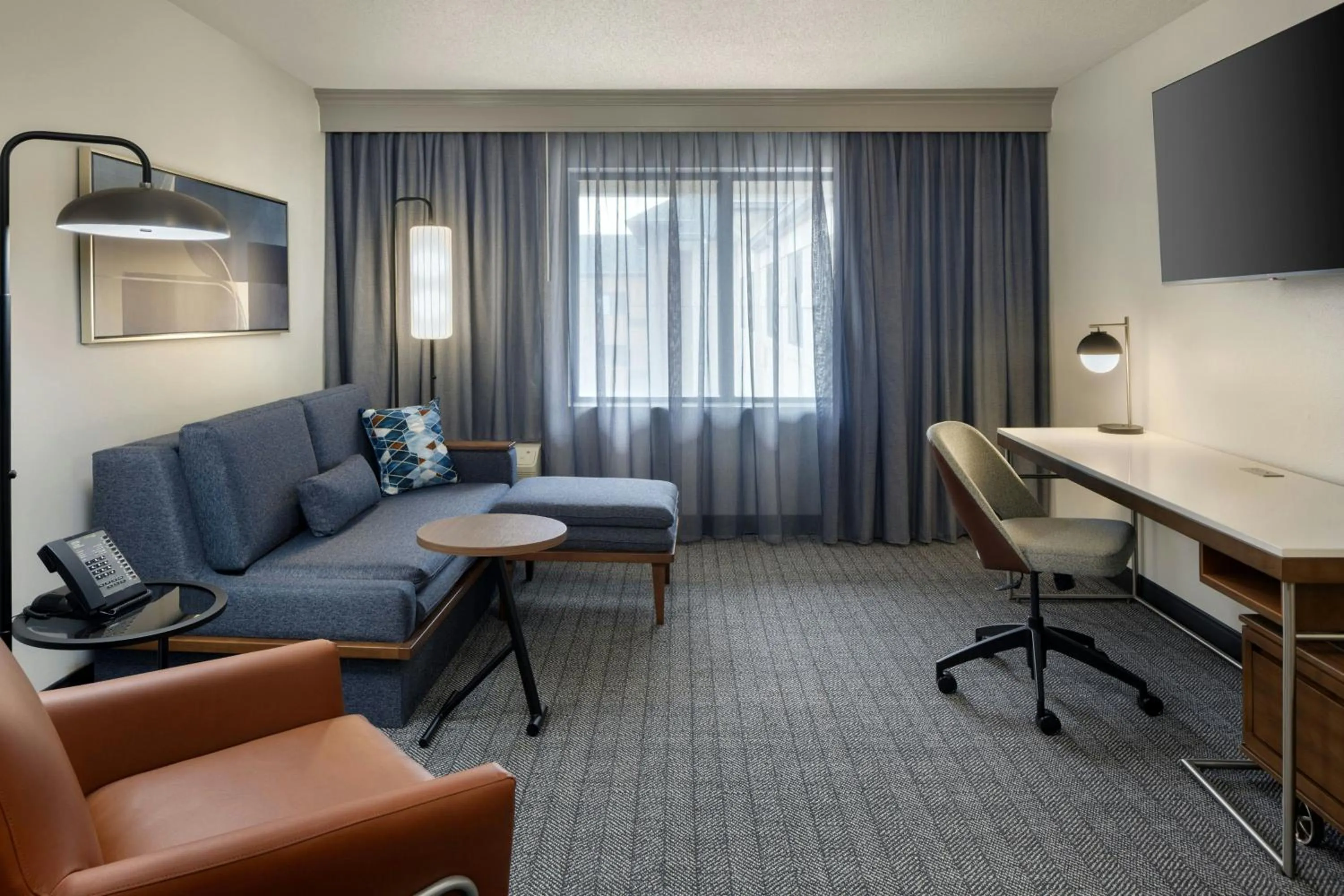 Bedroom in Courtyard by Marriott Springfield Airport