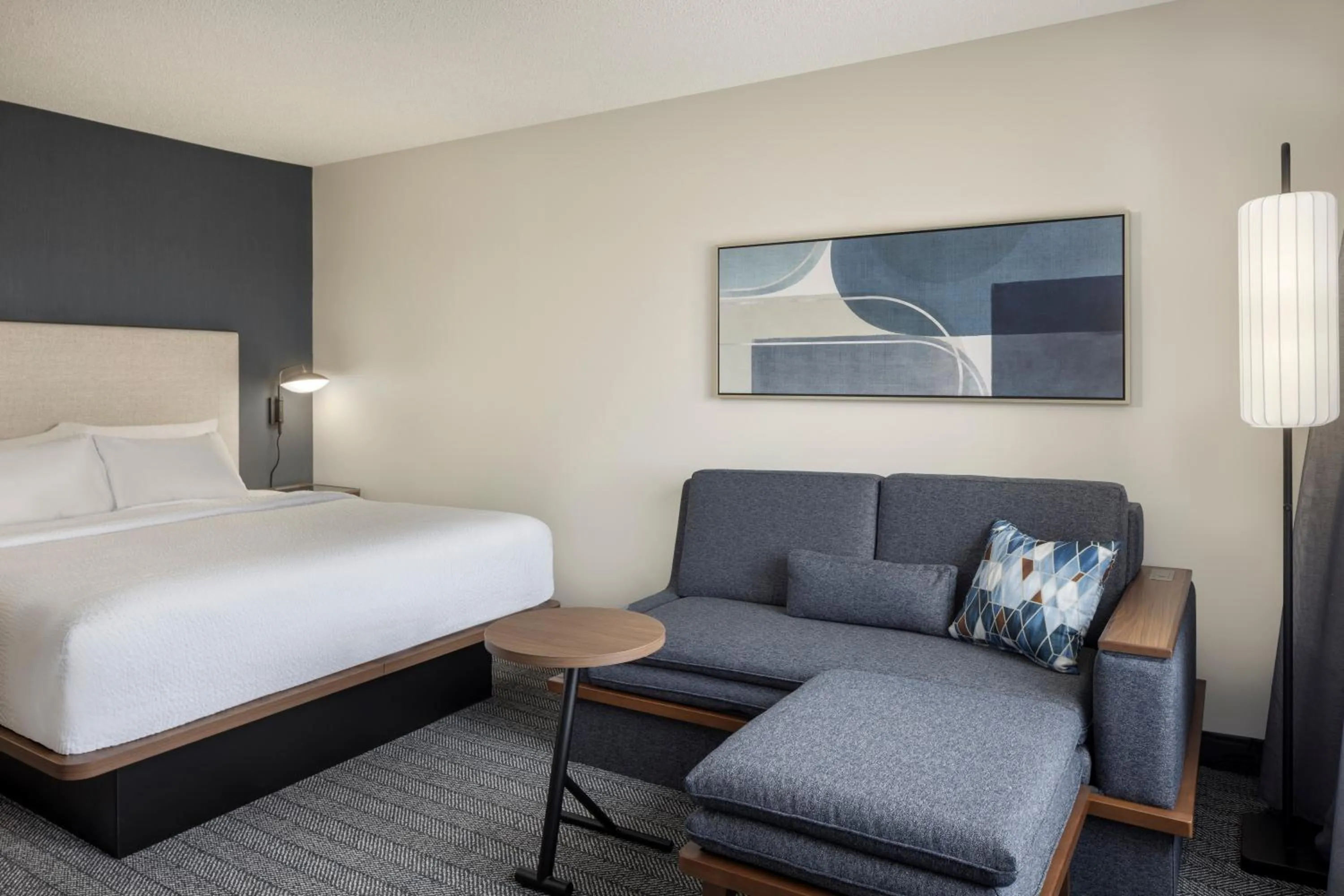 Bed in Courtyard by Marriott Springfield Airport