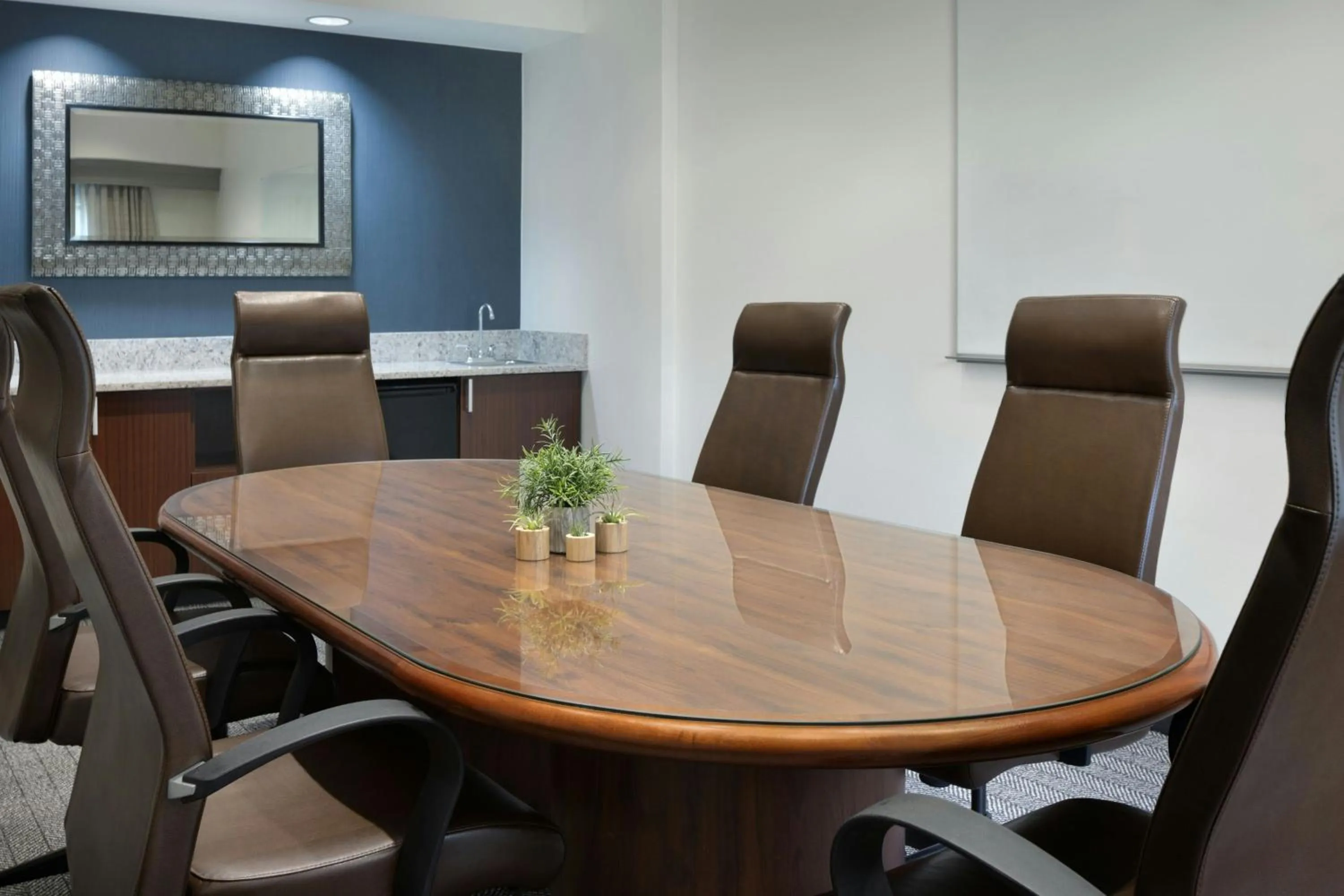 Meeting/conference room in Courtyard by Marriott Springfield Airport