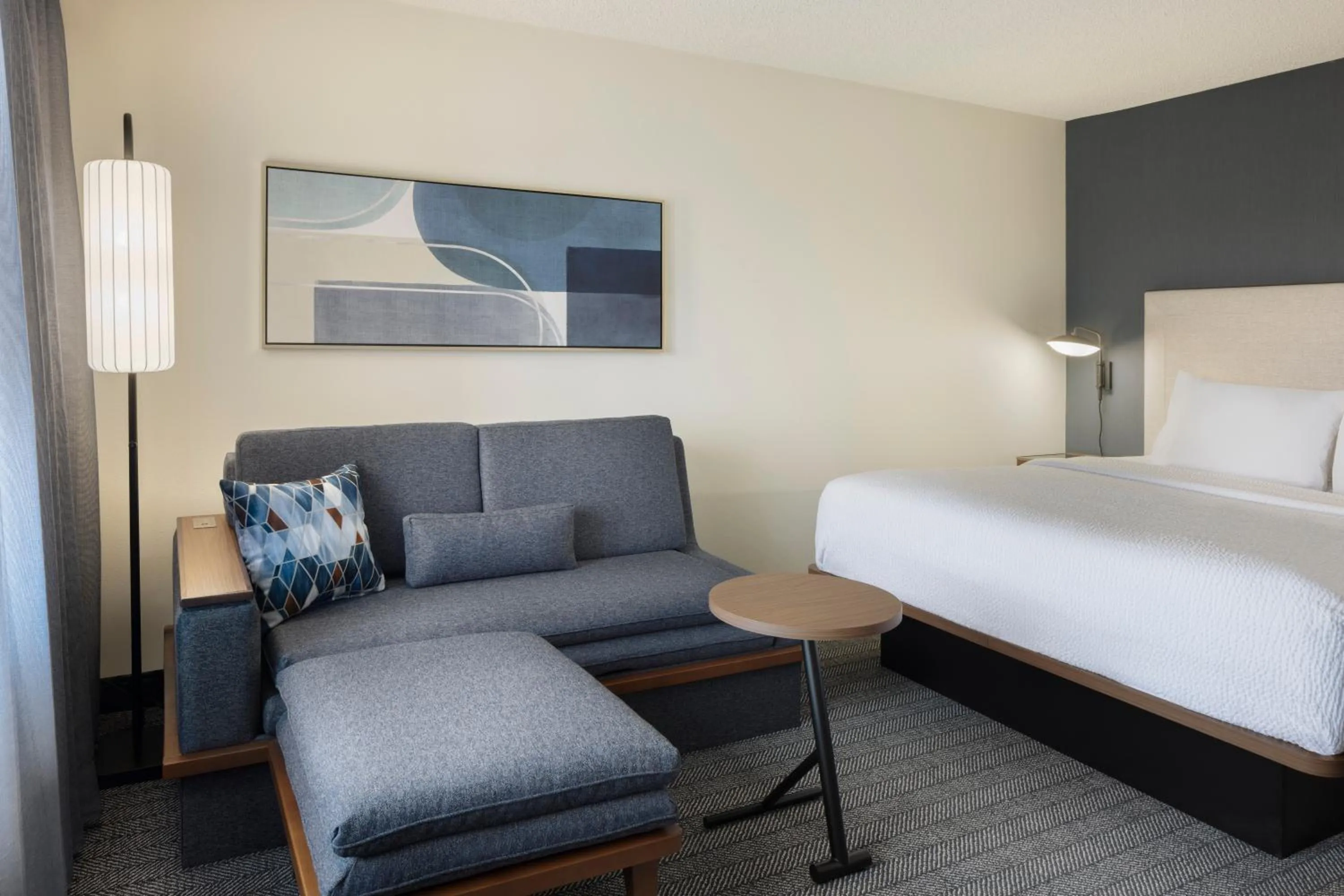 Bed in Courtyard by Marriott Springfield Airport