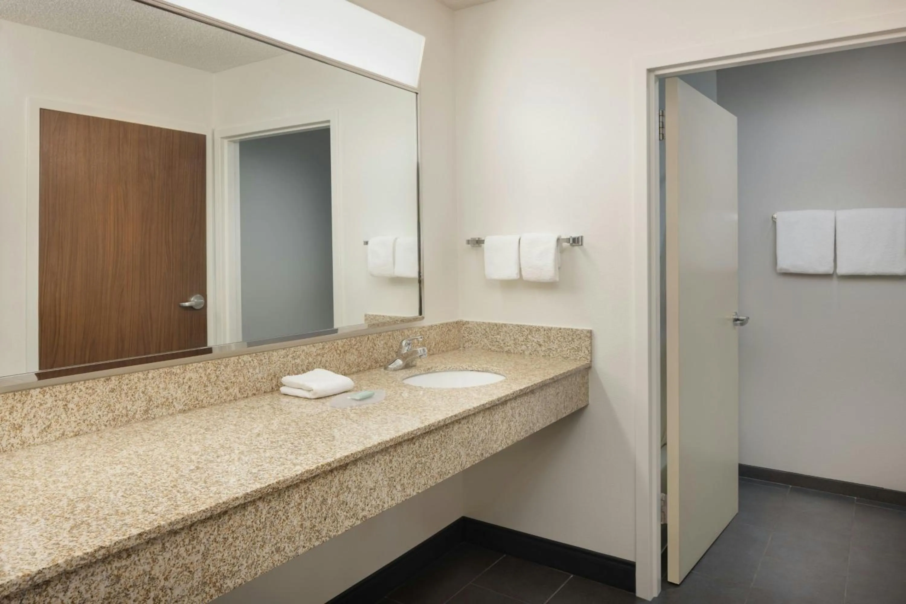 Bathroom in Courtyard by Marriott Springfield Airport