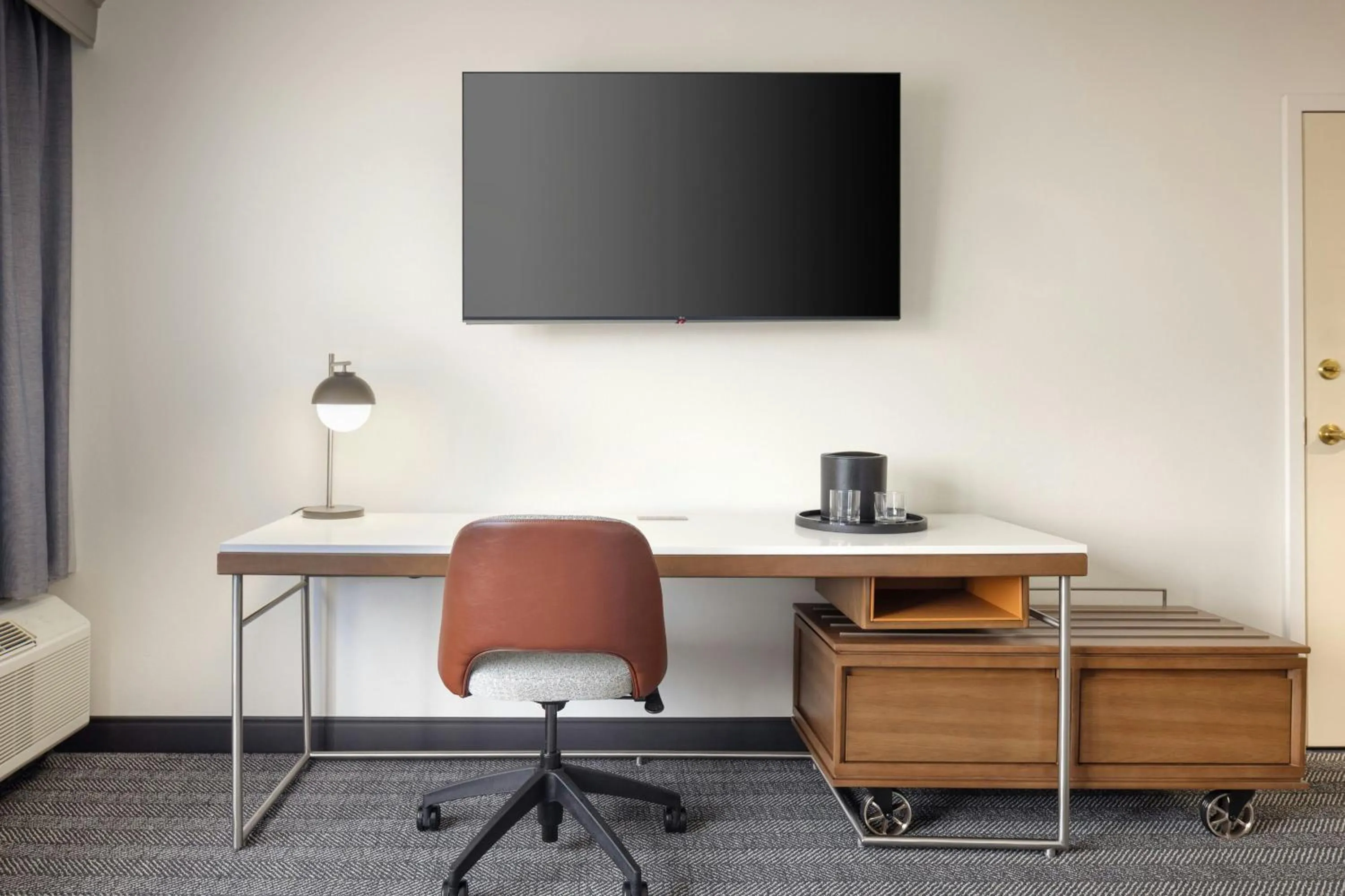 Bedroom in Courtyard by Marriott Springfield Airport