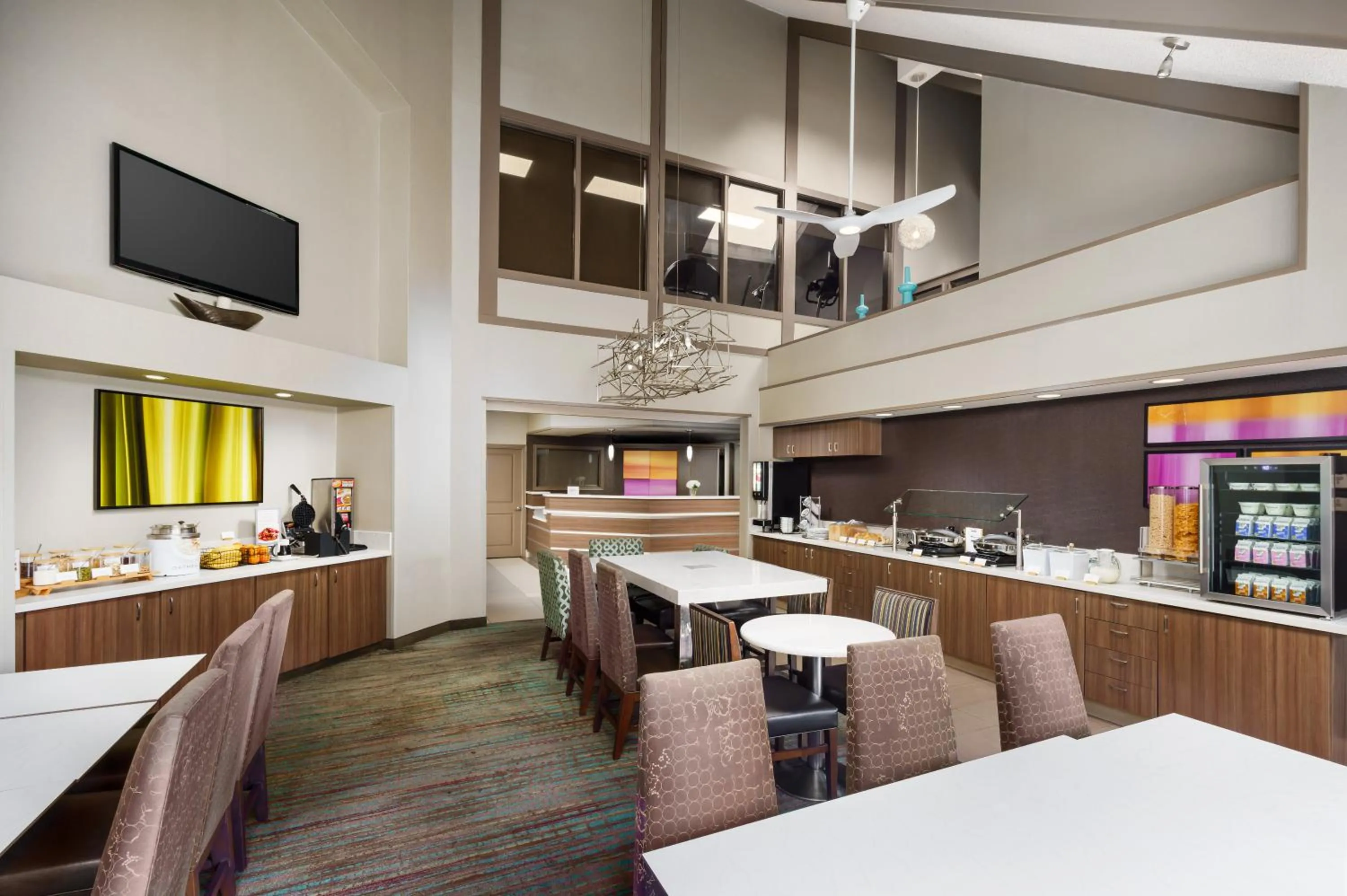 Dining area in Residence Inn Fremont Silicon Valley