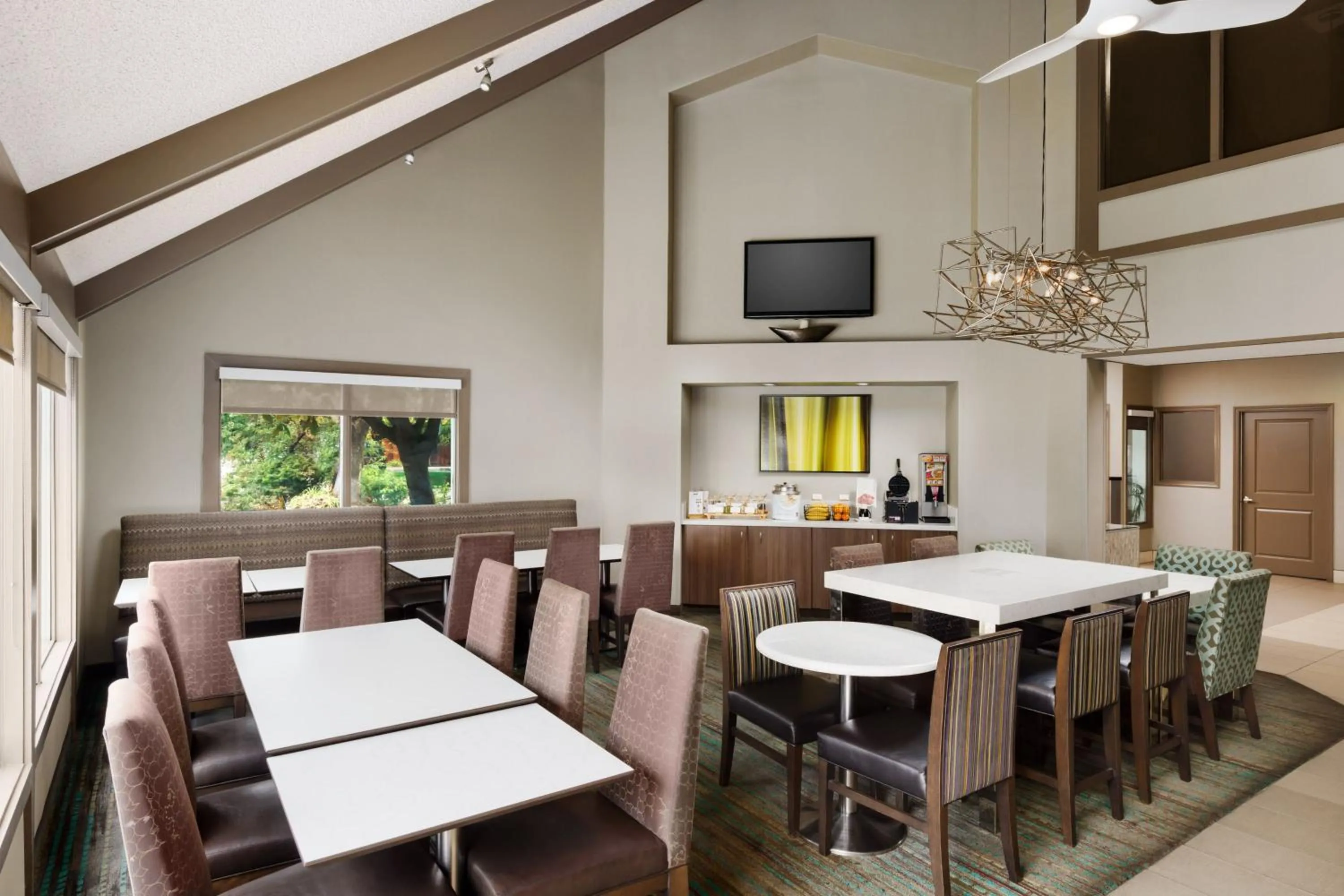 Restaurant/places to eat in Residence Inn Fremont Silicon Valley