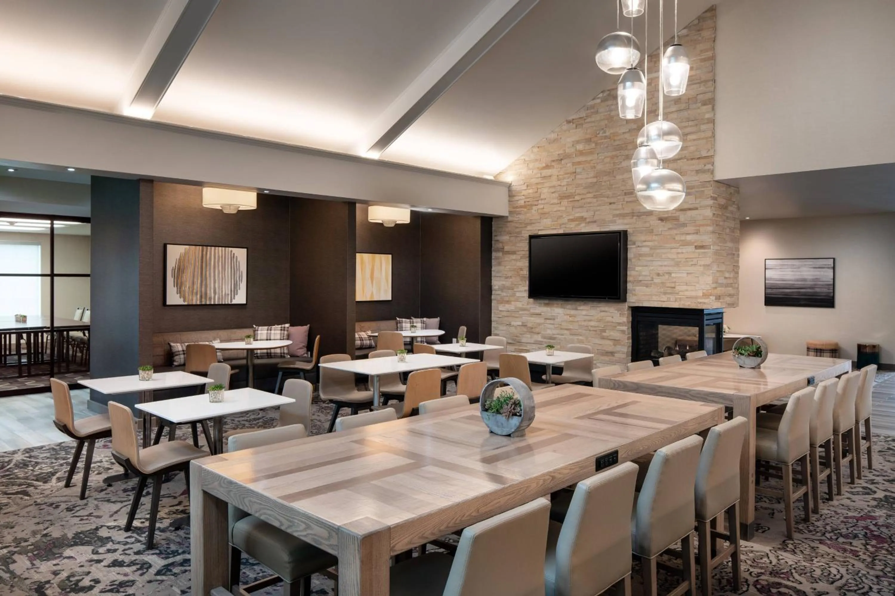 Restaurant/places to eat in Residence Inn Milpitas Silicon Valley