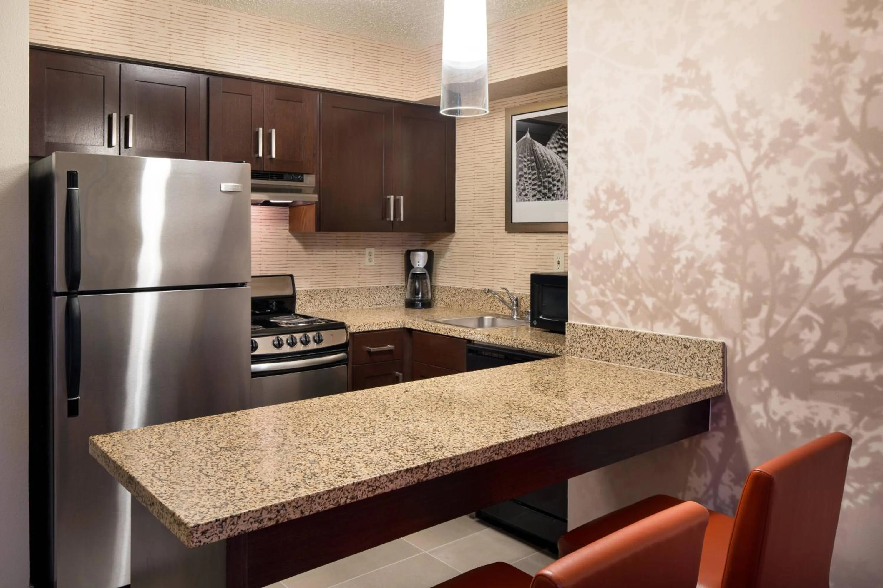 Kitchen or kitchenette in Residence Inn Milpitas Silicon Valley