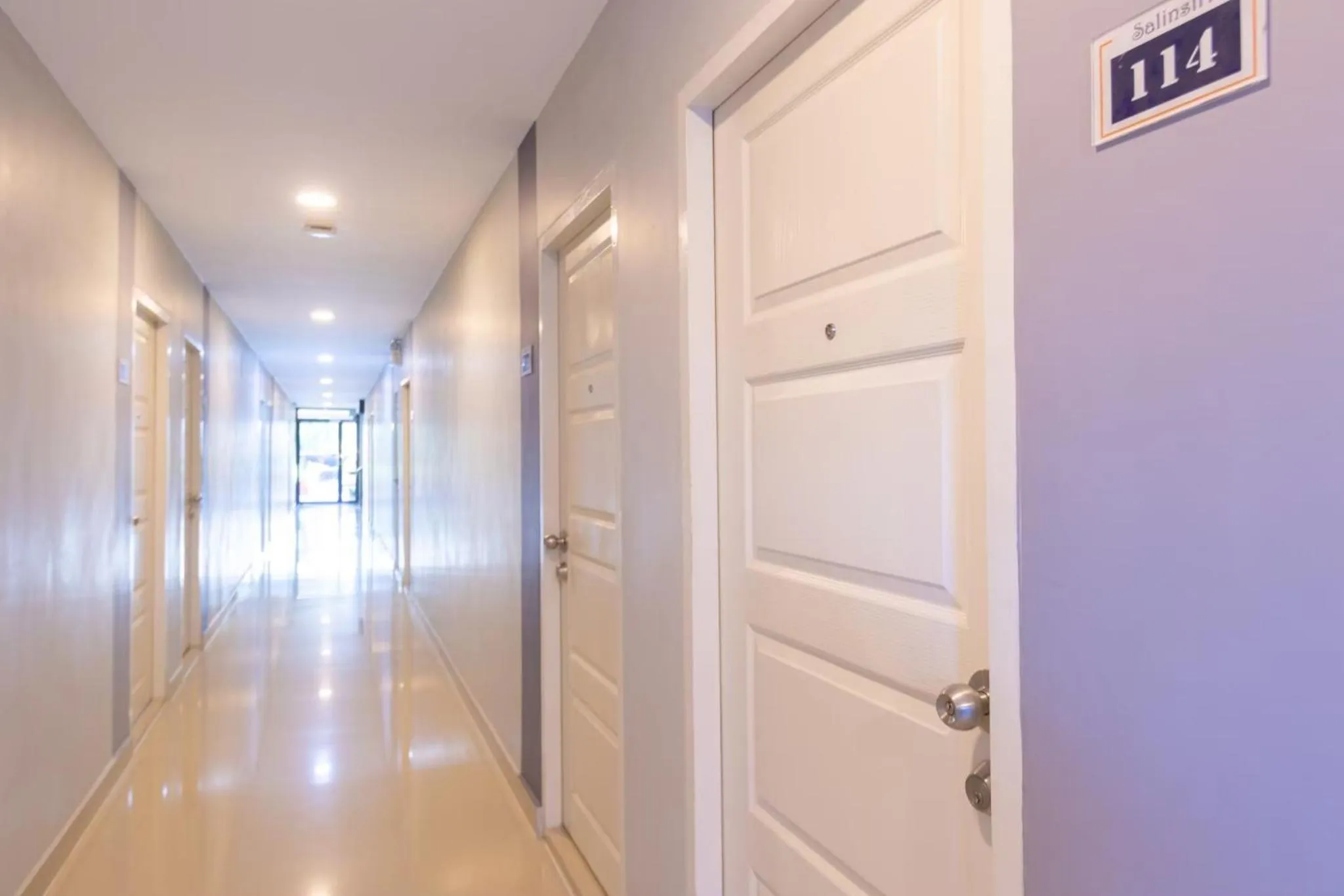 Salinsiri at Lat Krabang