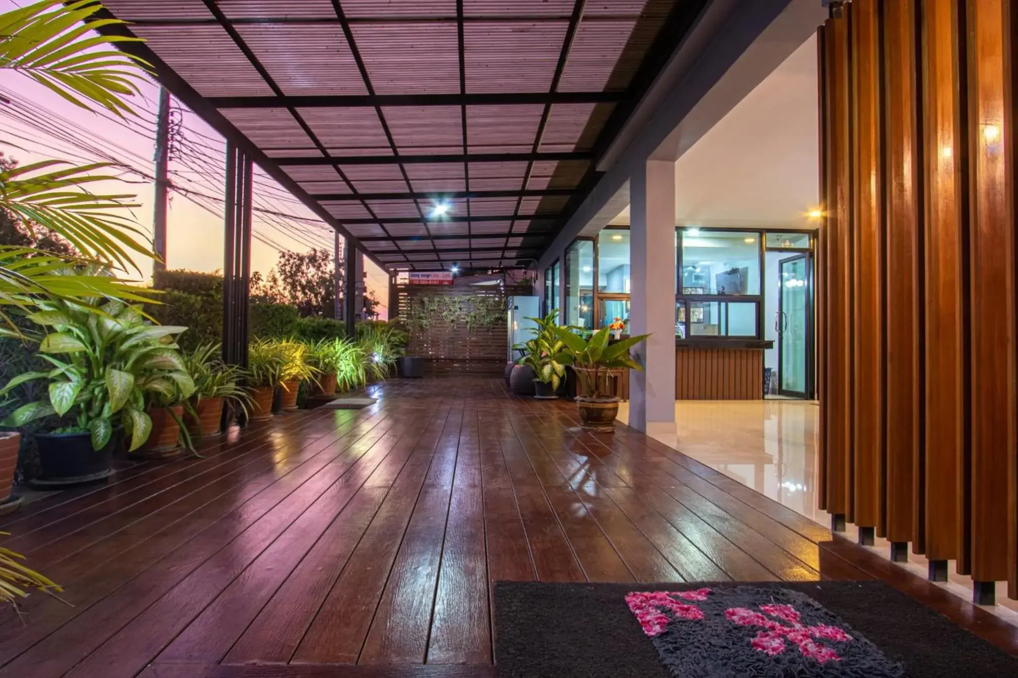 Facade/entrance in Salinsiri at Lat Krabang Facade/entrance in Salinsiri at Lat Krabang