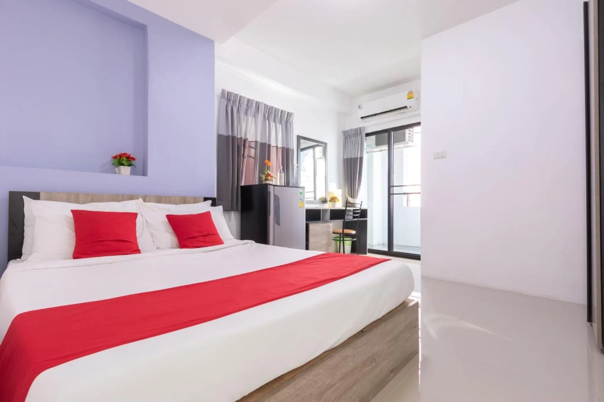 Photo of the whole room, Bed in Salinsiri at Lat Krabang