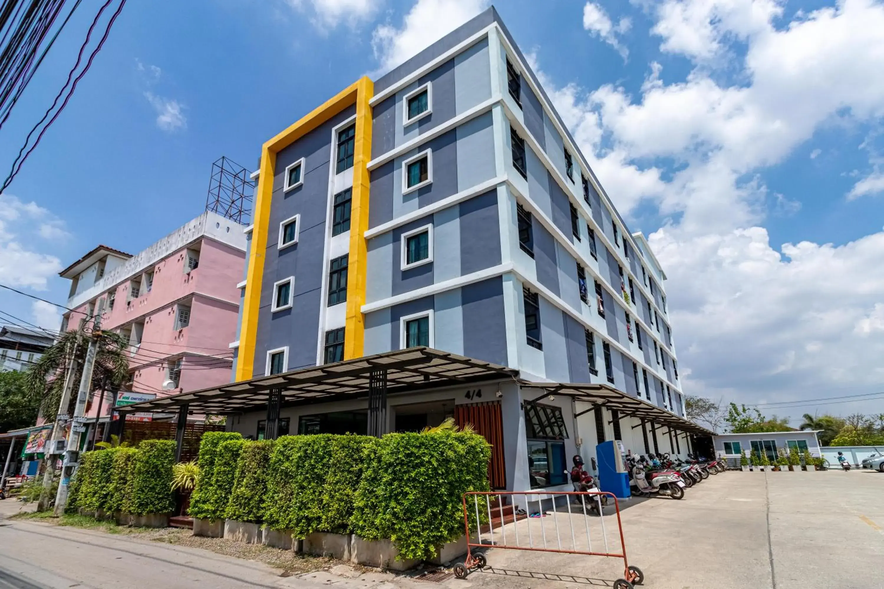 Property building in Salinsiri at Lat Krabang Property building in Salinsiri at Lat Krabang