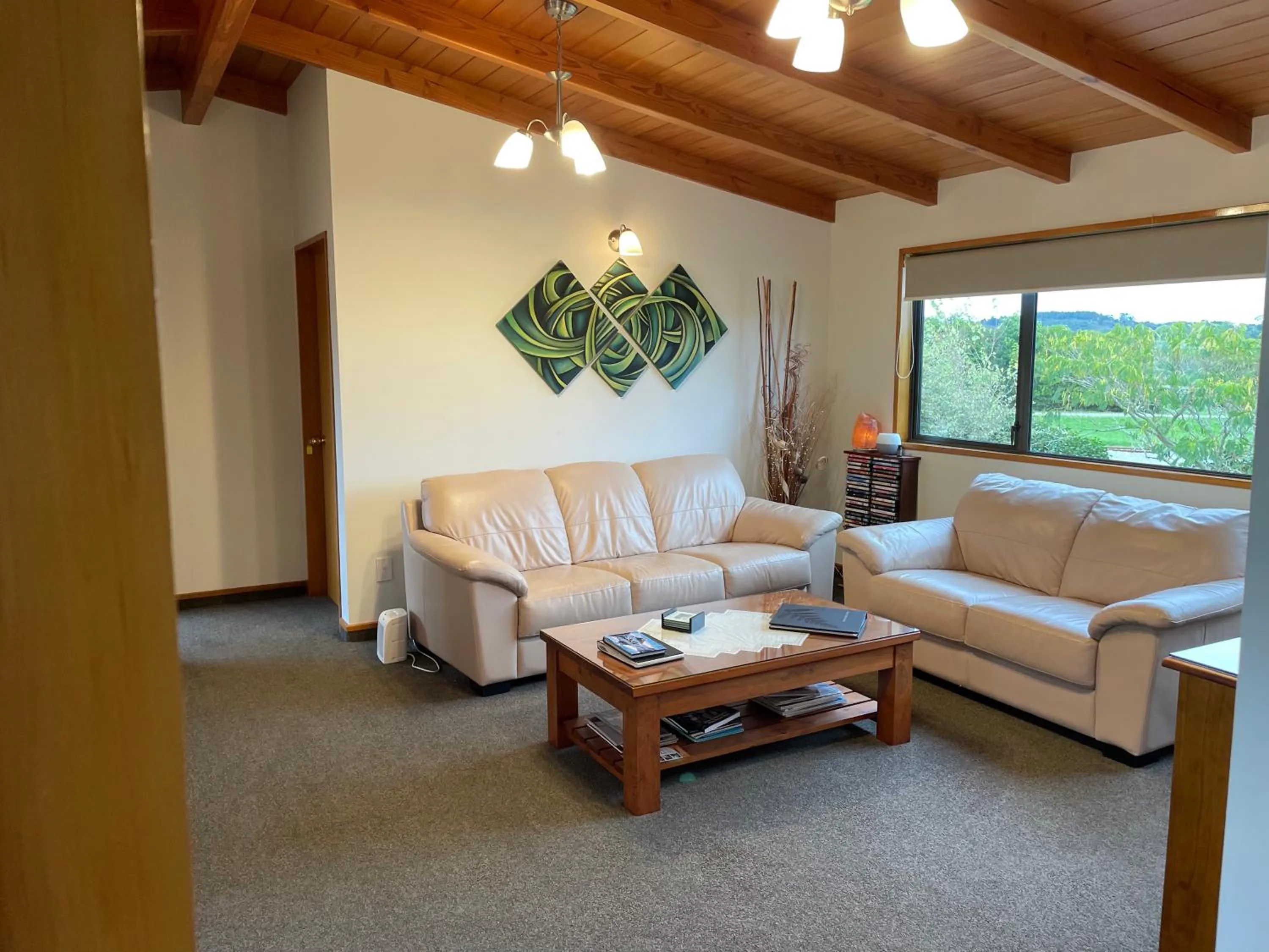 Communal lounge/ TV room in Amberlea B&B