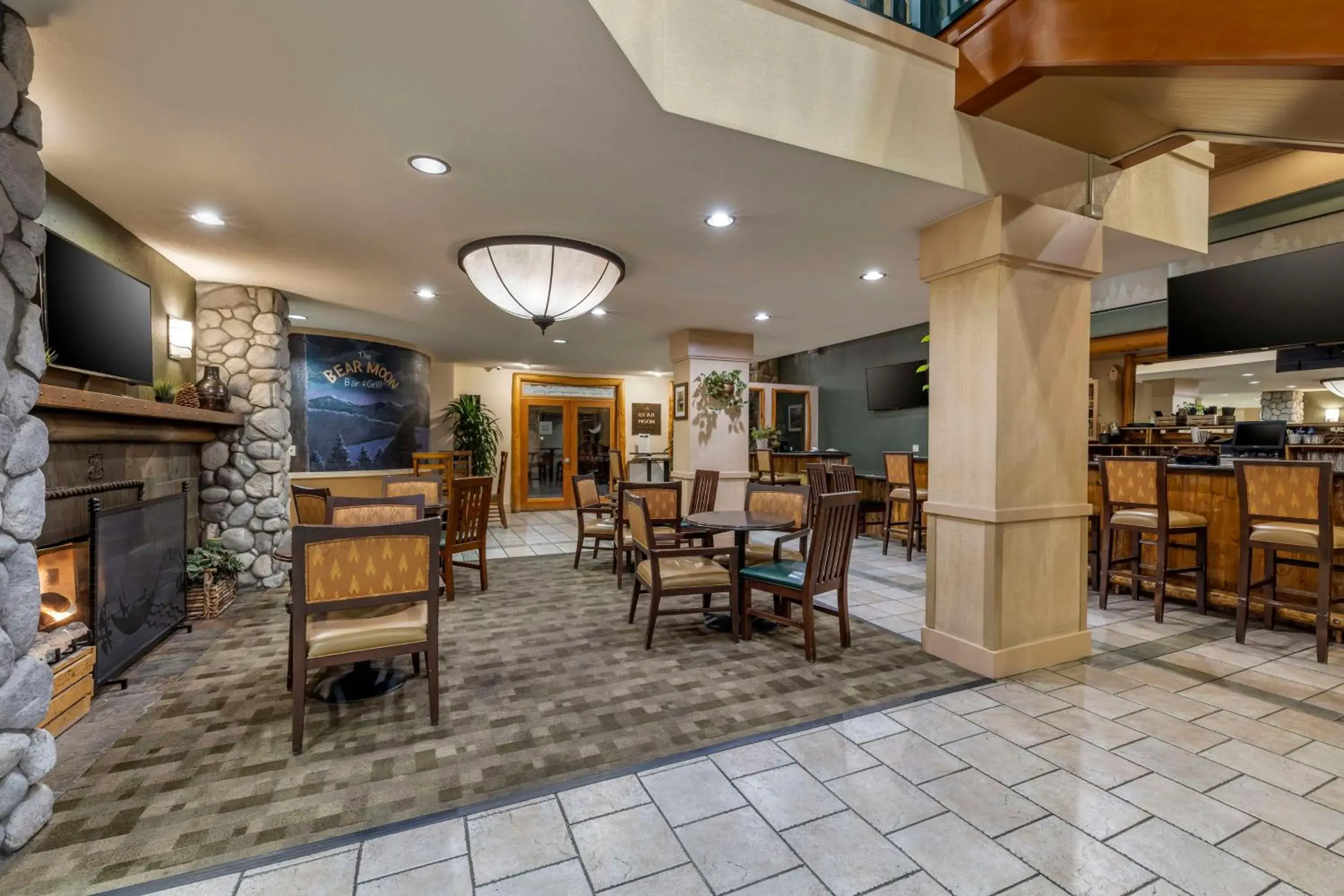 Lounge or bar in Hilton Vacation Club Lake Tahoe Resort South Lounge or bar in Hilton Vacation Club Lake Tahoe Resort South