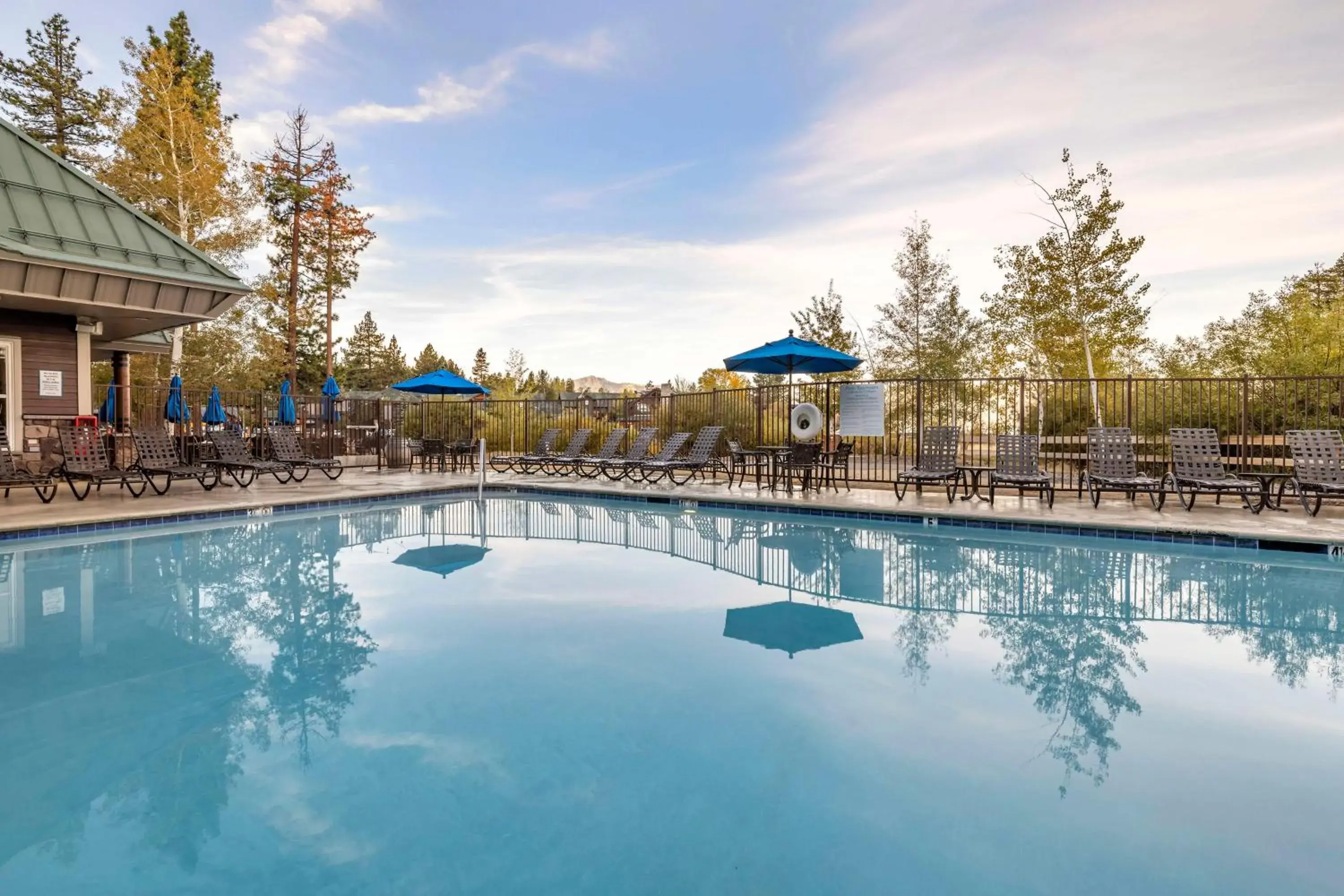 Pool view in Hilton Vacation Club Lake Tahoe Resort South Pool view in Hilton Vacation Club Lake Tahoe Resort South
