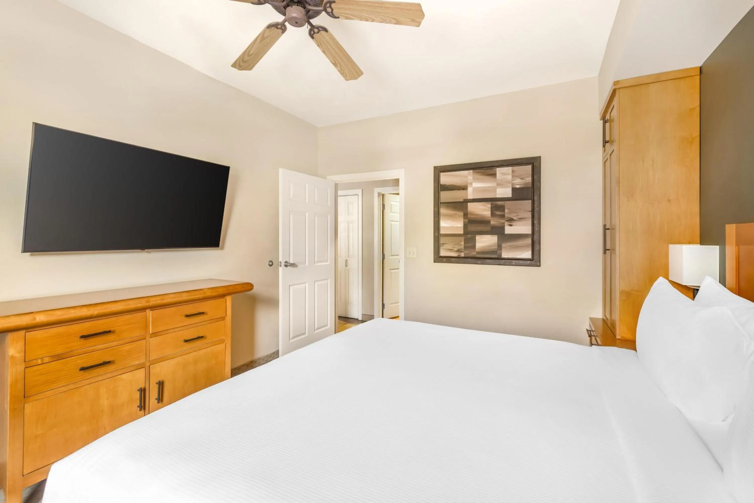 Bed in Hilton Vacation Club Lake Tahoe Resort South