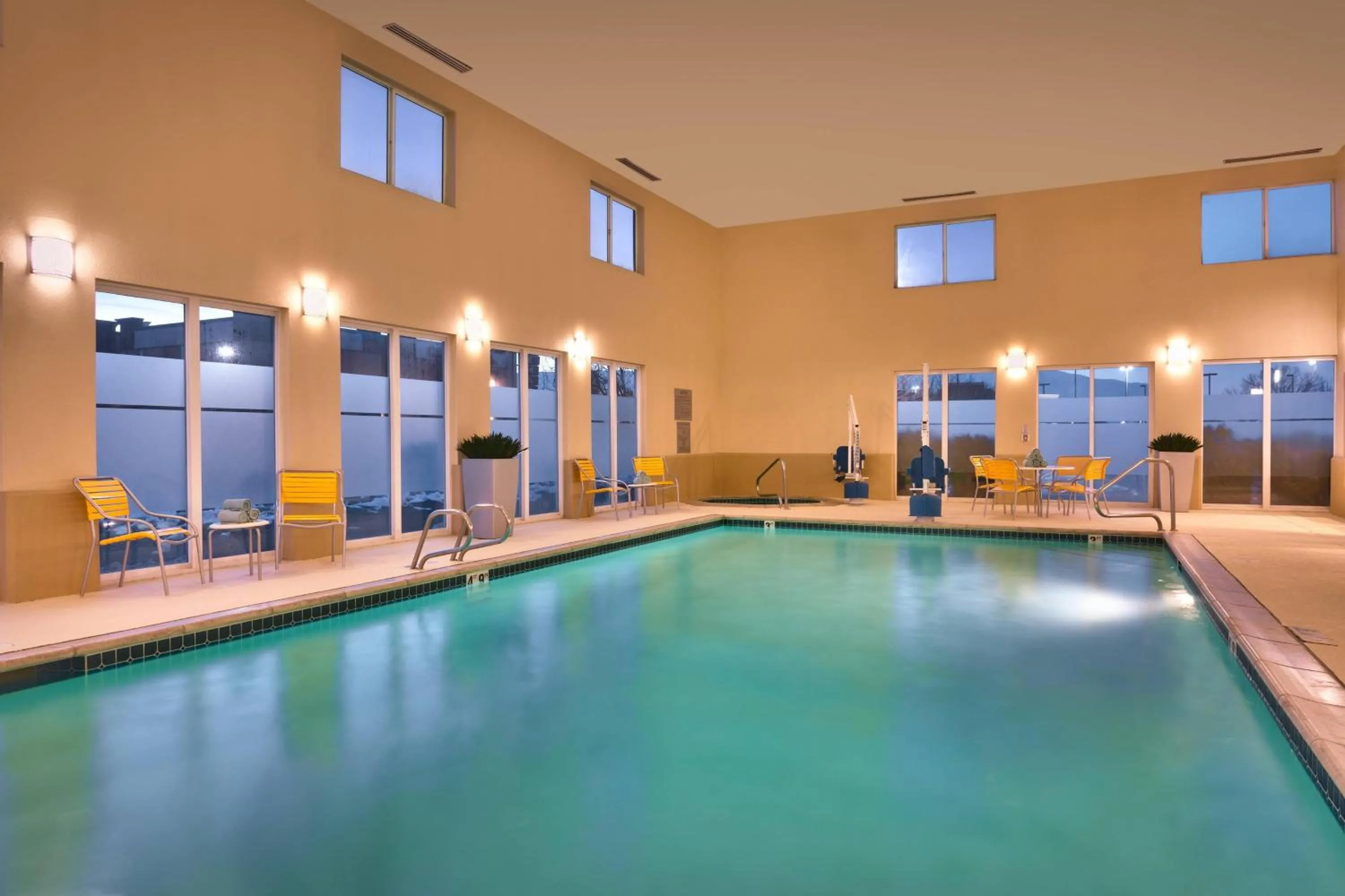 Swimming pool in Fairfield Inn Salt Lake City Draper