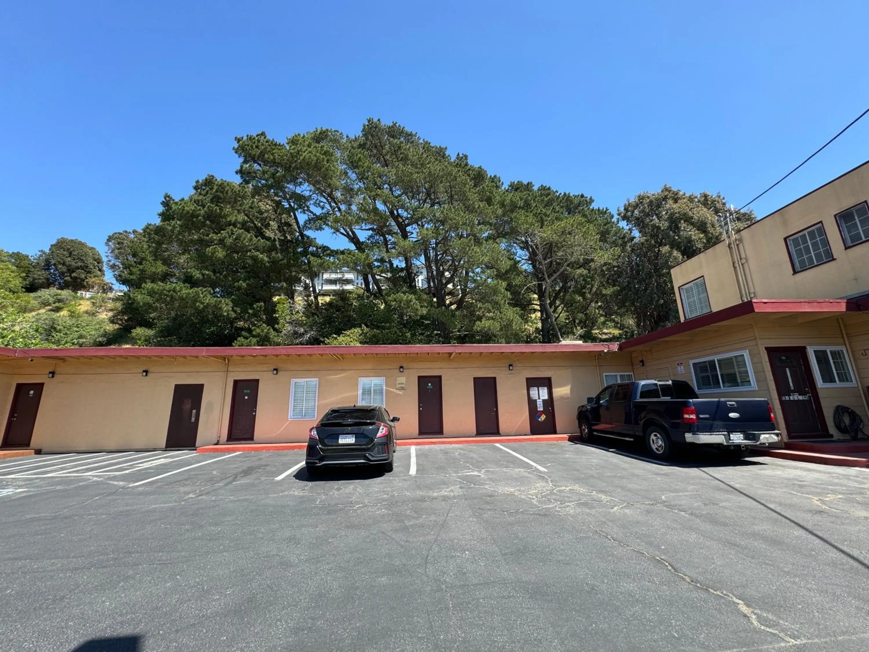 Property building in Tamalpais Motel