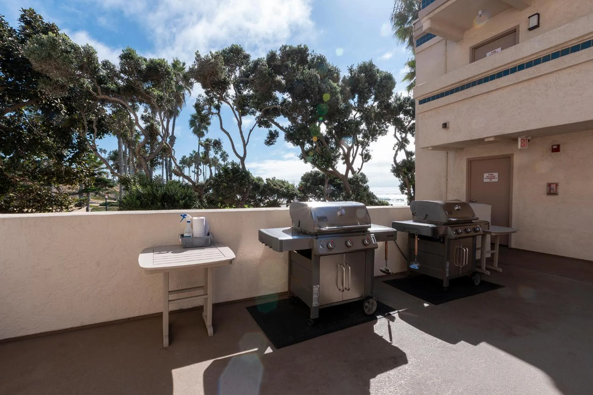 BBQ facilities in Southern California Beach Club