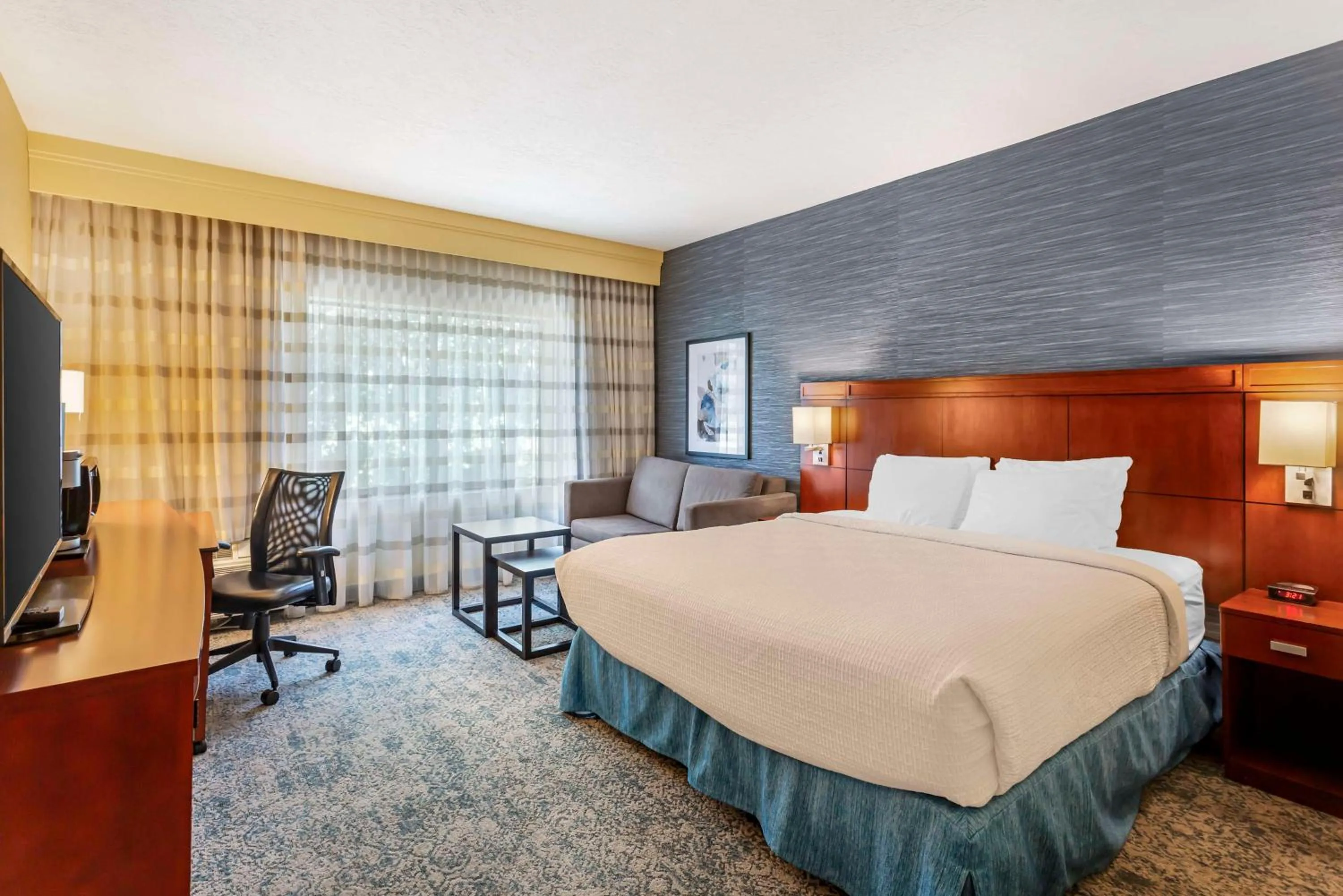 Bedroom, Bed in Best Western Plus Provo University Inn