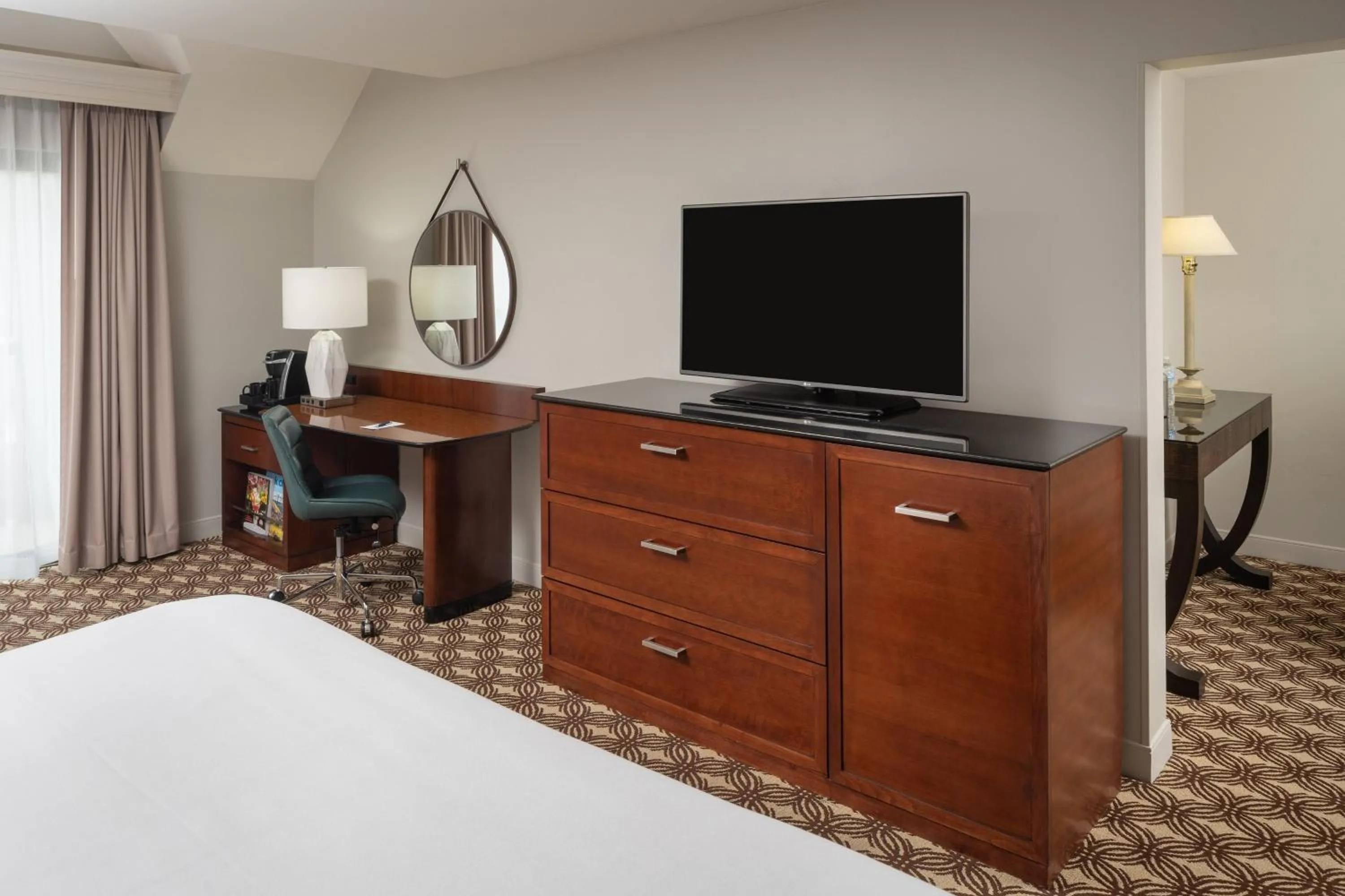 Photo of the whole room, Bed in Sheraton Park City