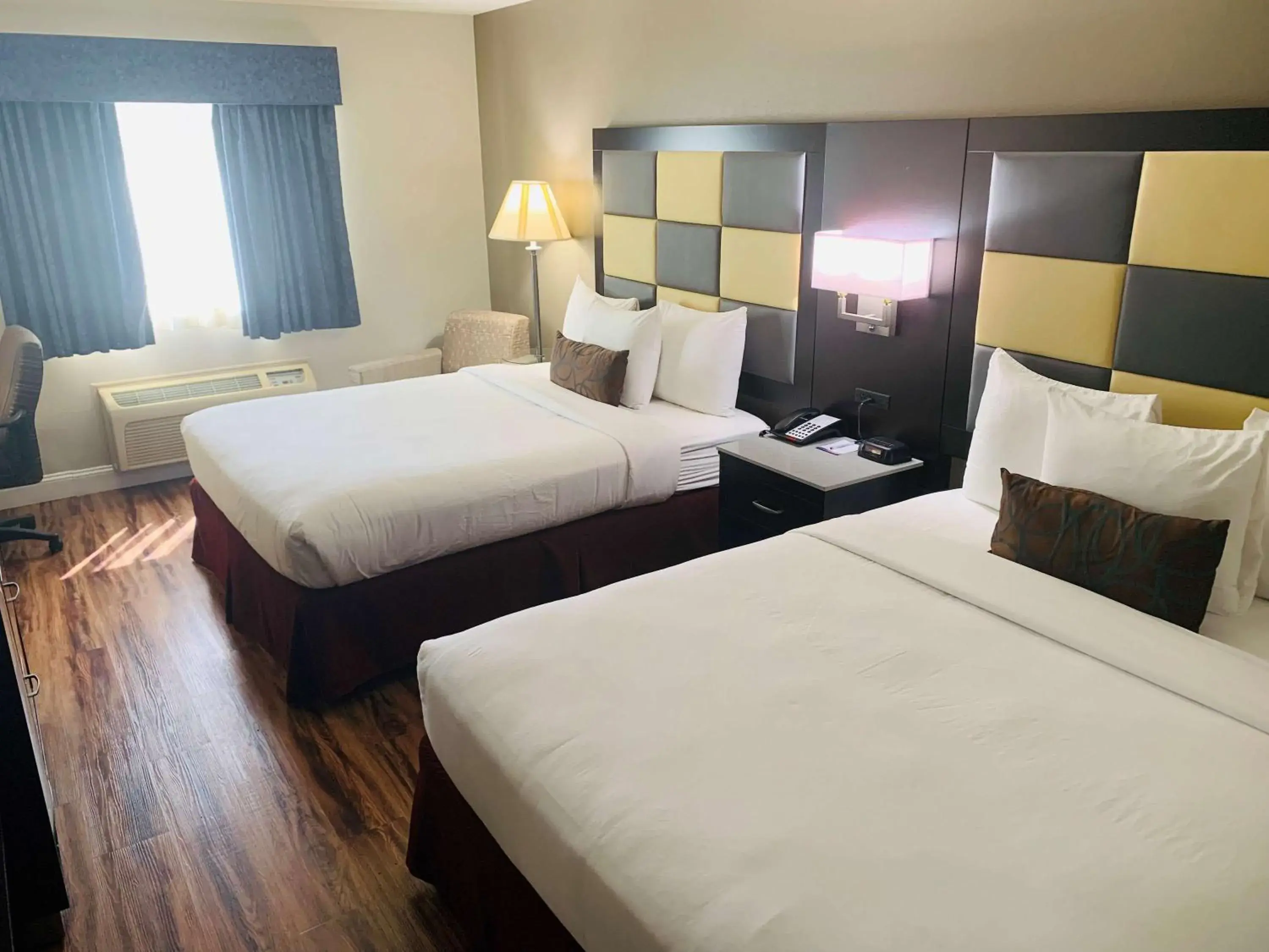 Queen Room with Two Queen Beds - Pet Friendly in SureStay Plus Hotel by Best Western Redding Queen Room with Two Queen Beds - Pet Friendly in SureStay Plus Hotel by Best Western Redding