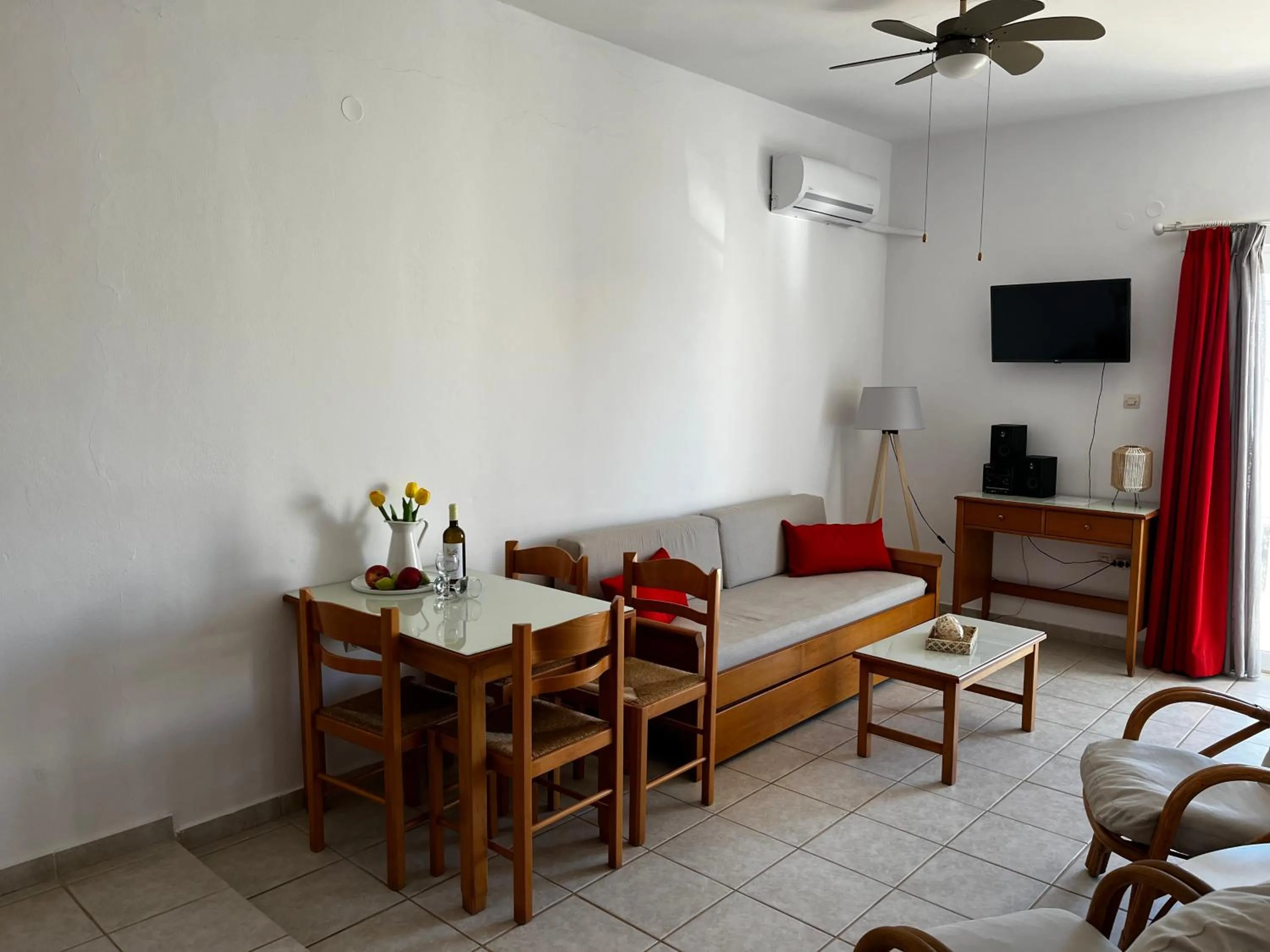 TV and multimedia in Michael Apartments