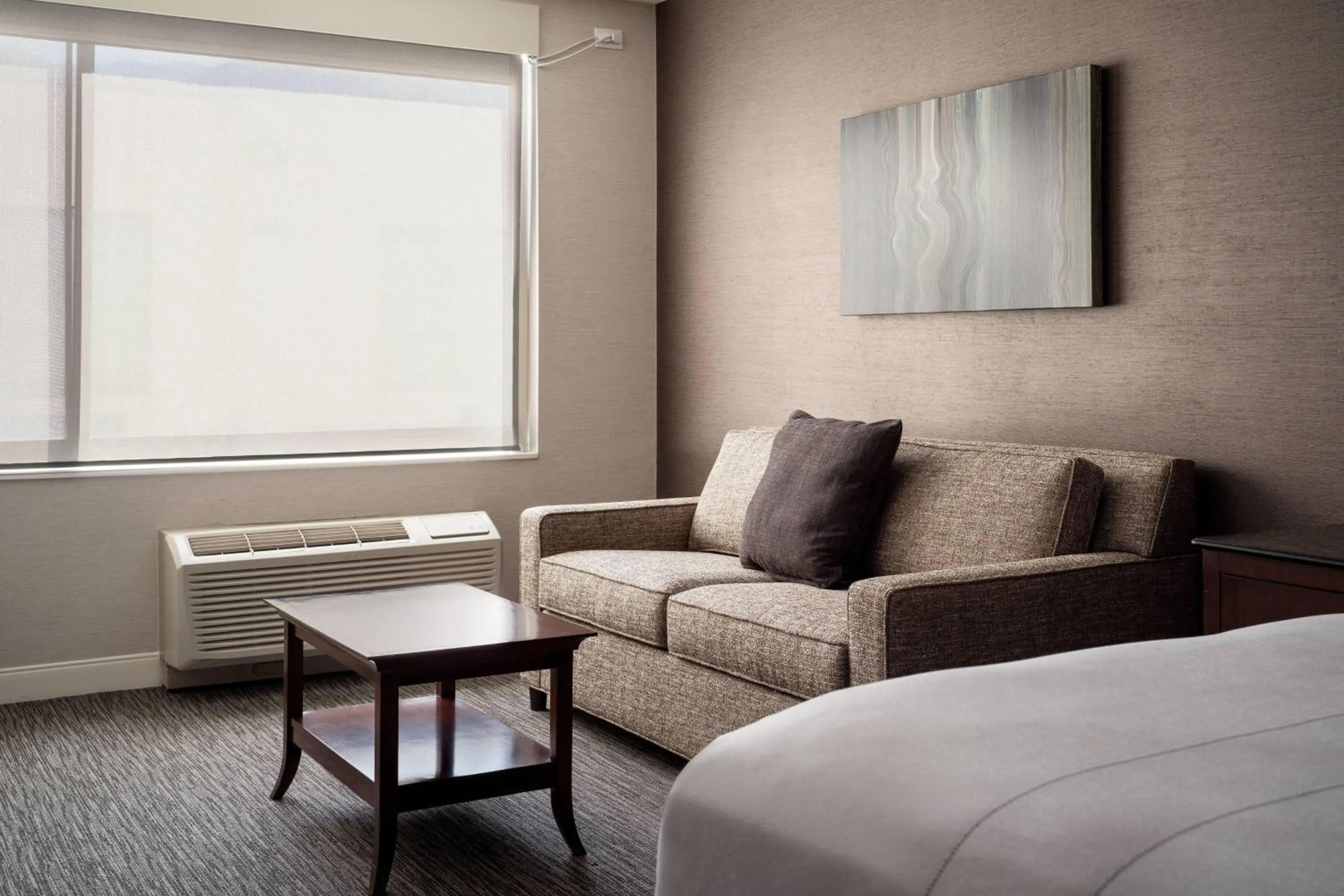 Living room in Provo Marriott Hotel & Conference Center