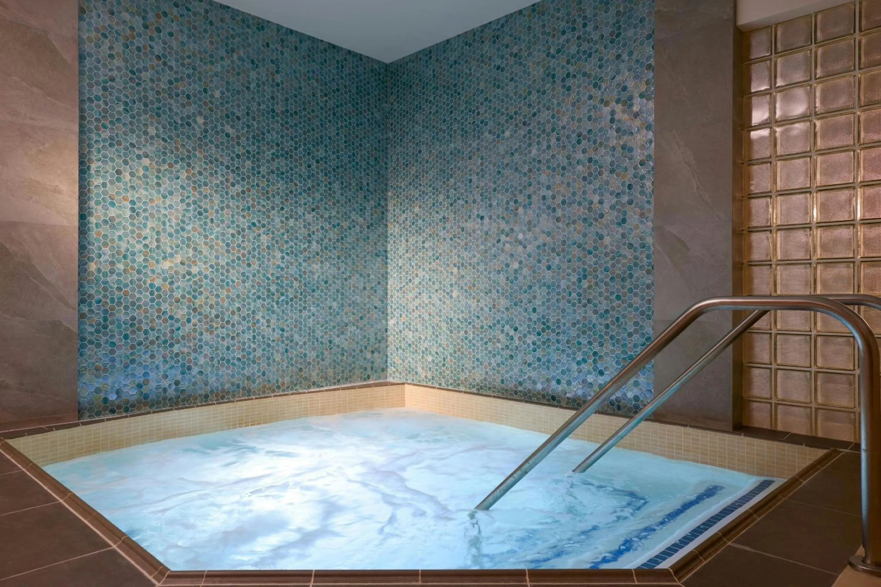 Swimming pool in Renaissance ClubSport Aliso Viejo Laguna Beach Hotel