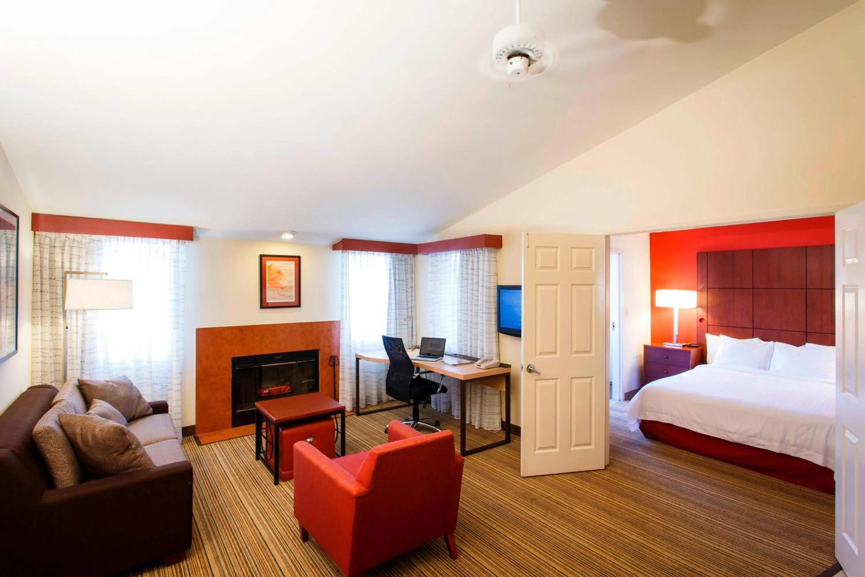 Bedroom, Bed in Residence Inn La Mirada Buena Park