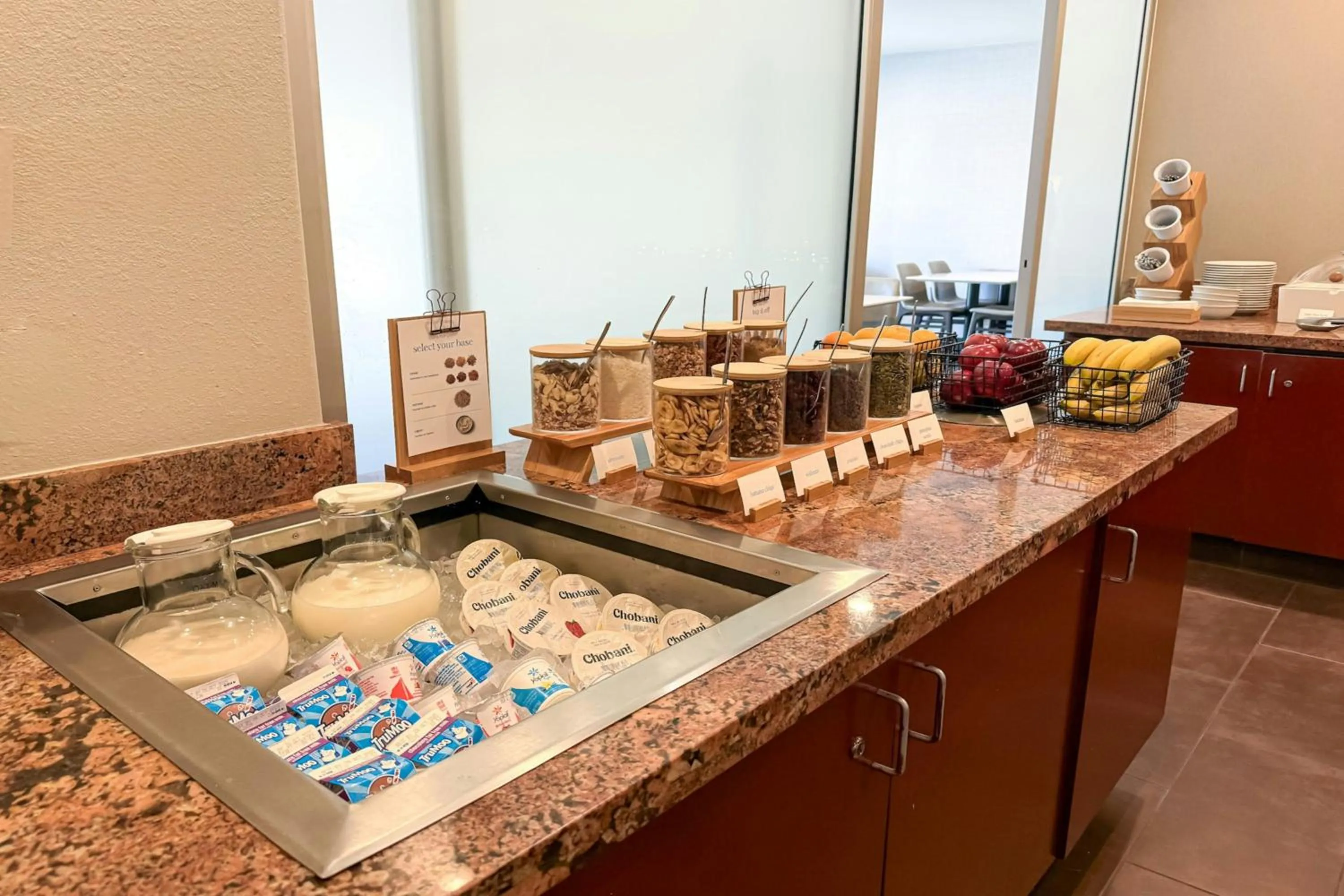 Restaurant/places to eat in Residence Inn La Mirada Buena Park