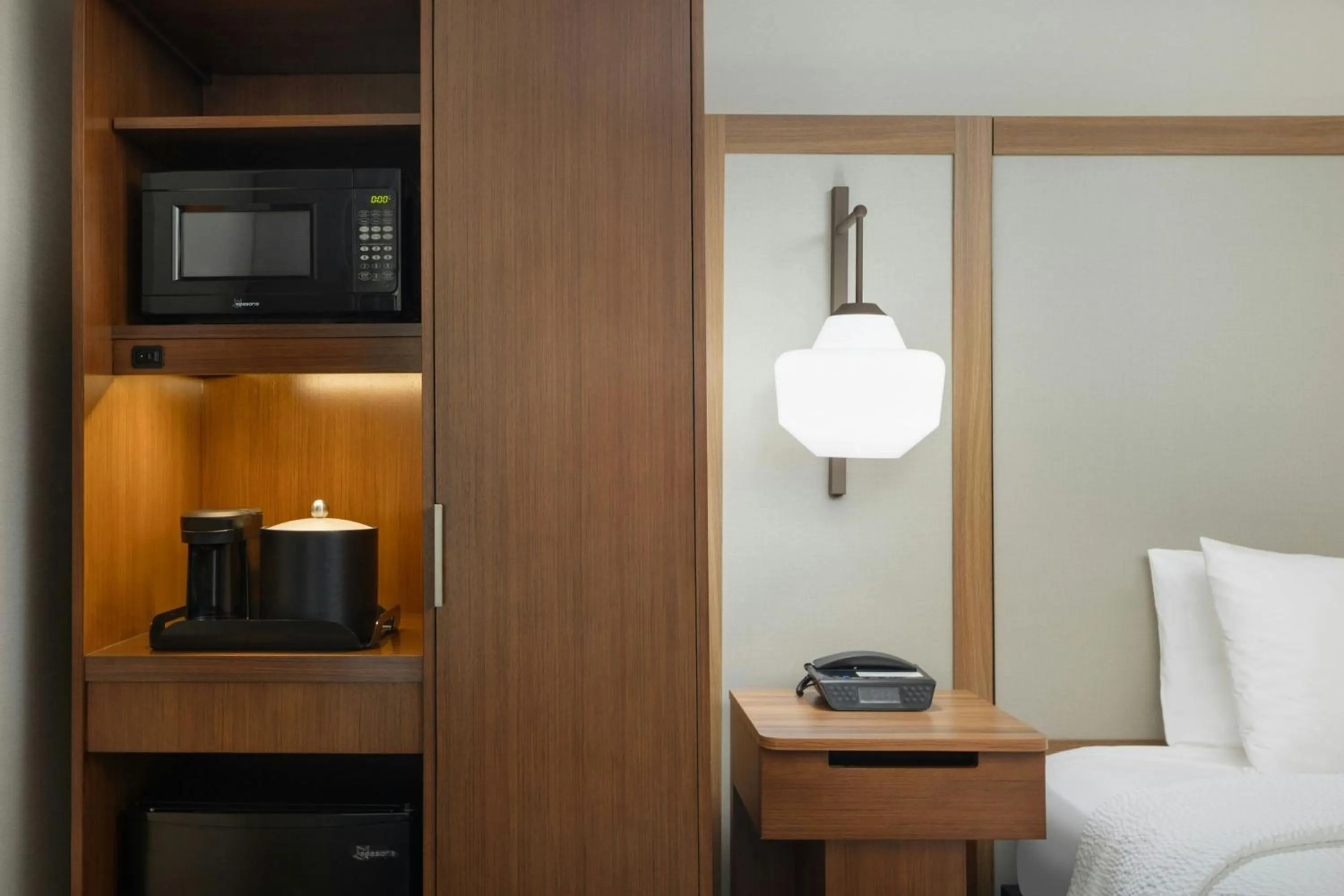 Photo of the whole room, Bed in Fairfield by Marriott Mission Viejo Orange County