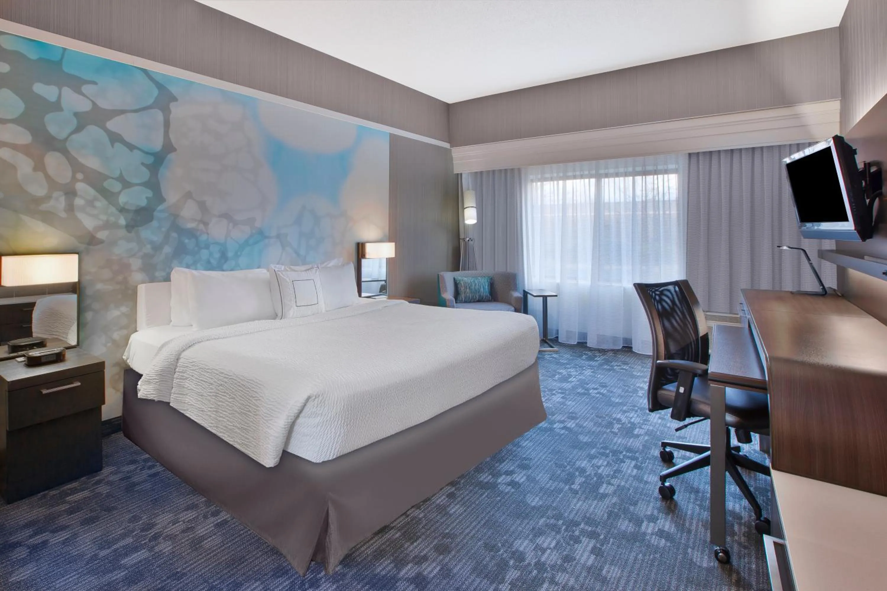 Bed in Courtyard by Marriott Somerset