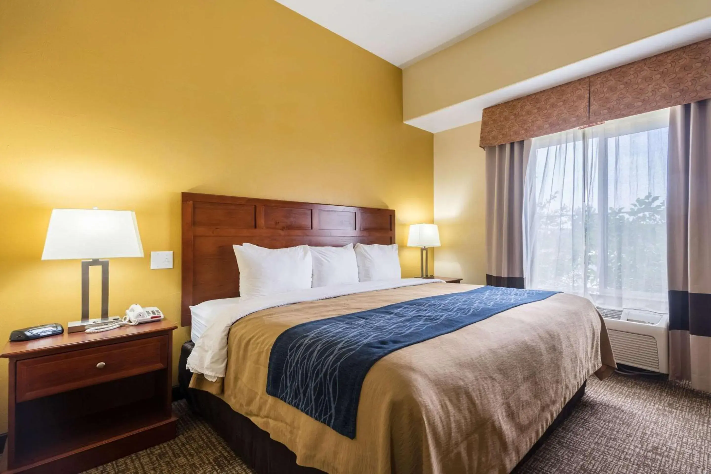 Photo of the whole room, Bed in Comfort Inn & Suites Photo of the whole room, Bed in Comfort Inn & Suites