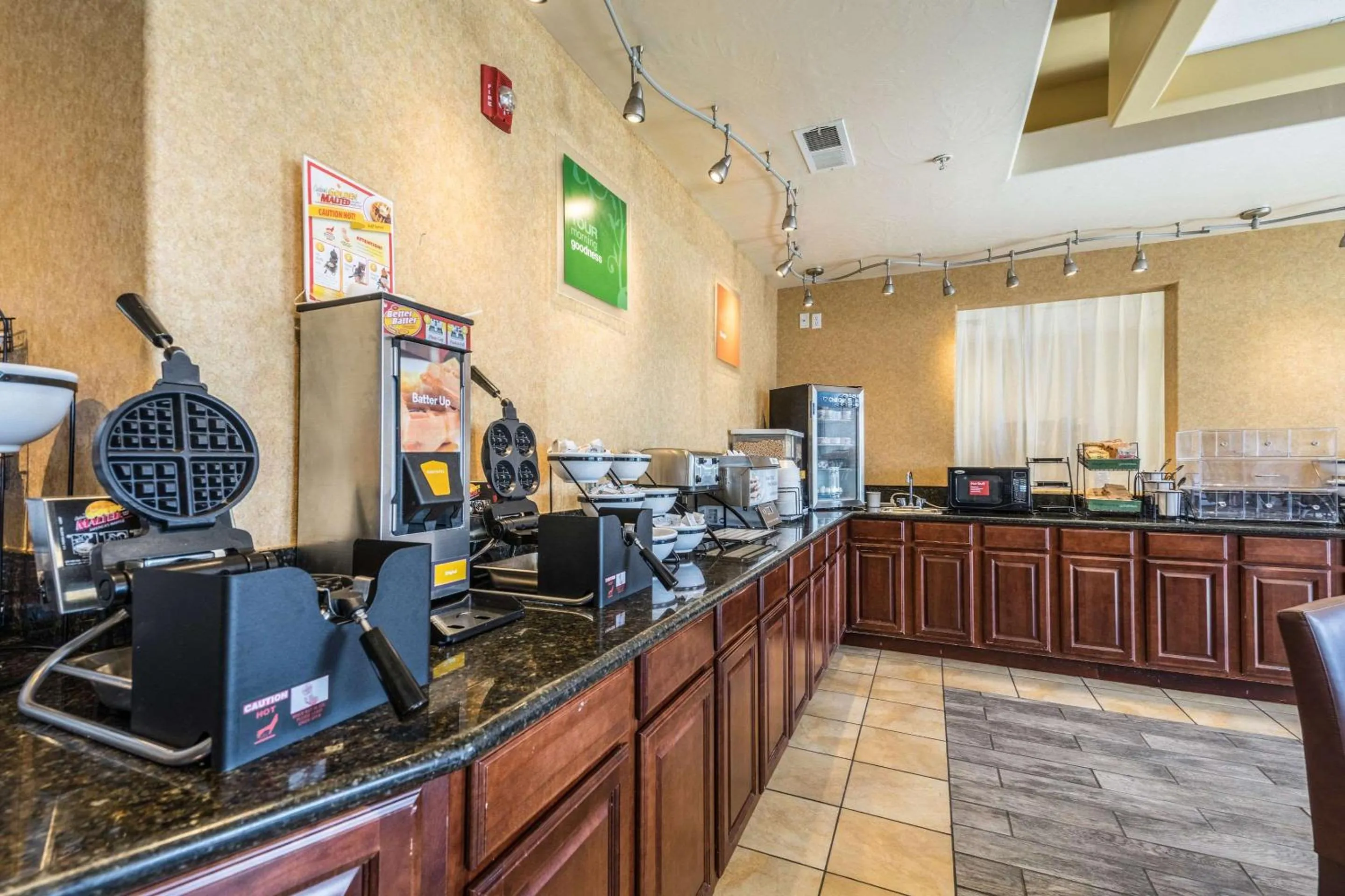 Restaurant/places to eat in Comfort Inn & Suites