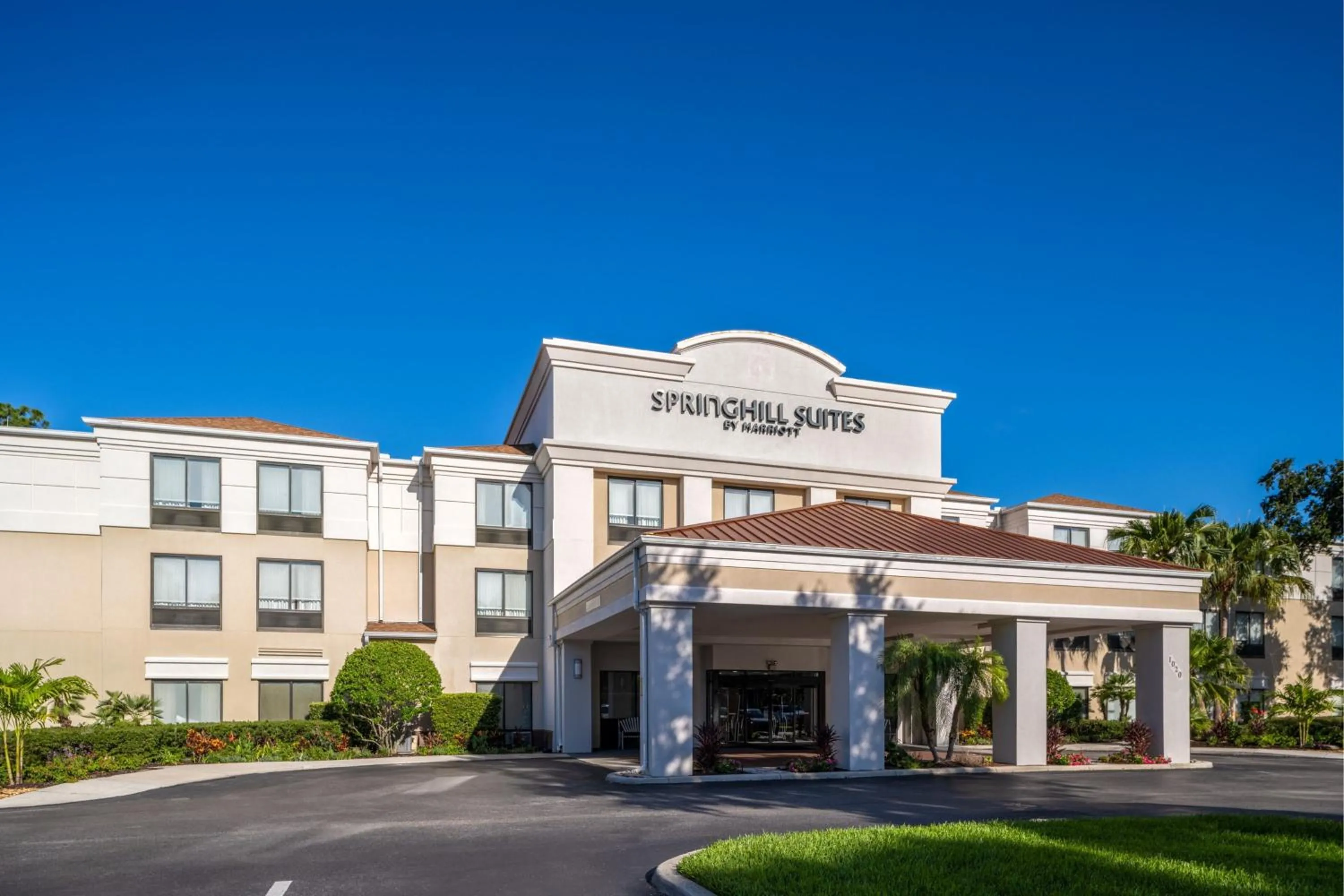 Property building in SpringHill Suites Sarasota Bradenton