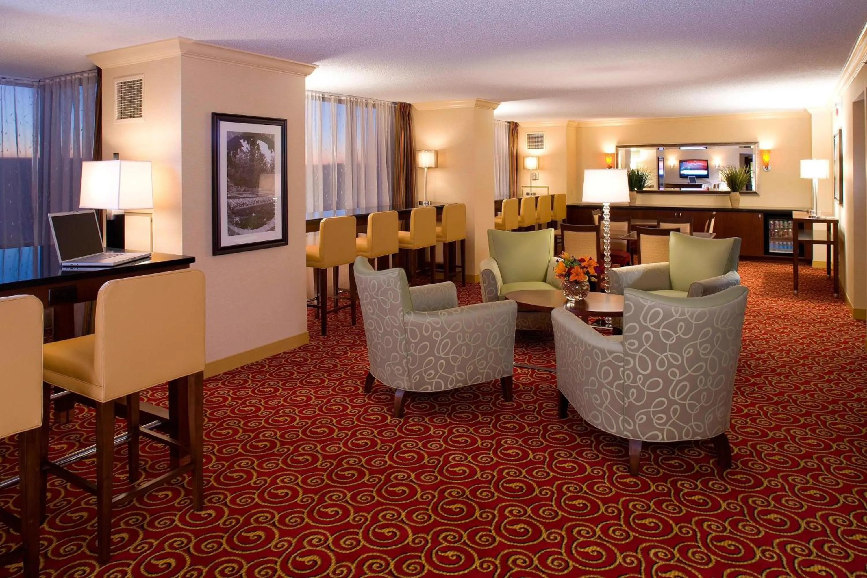 Lounge or bar in Marriott St. Louis West