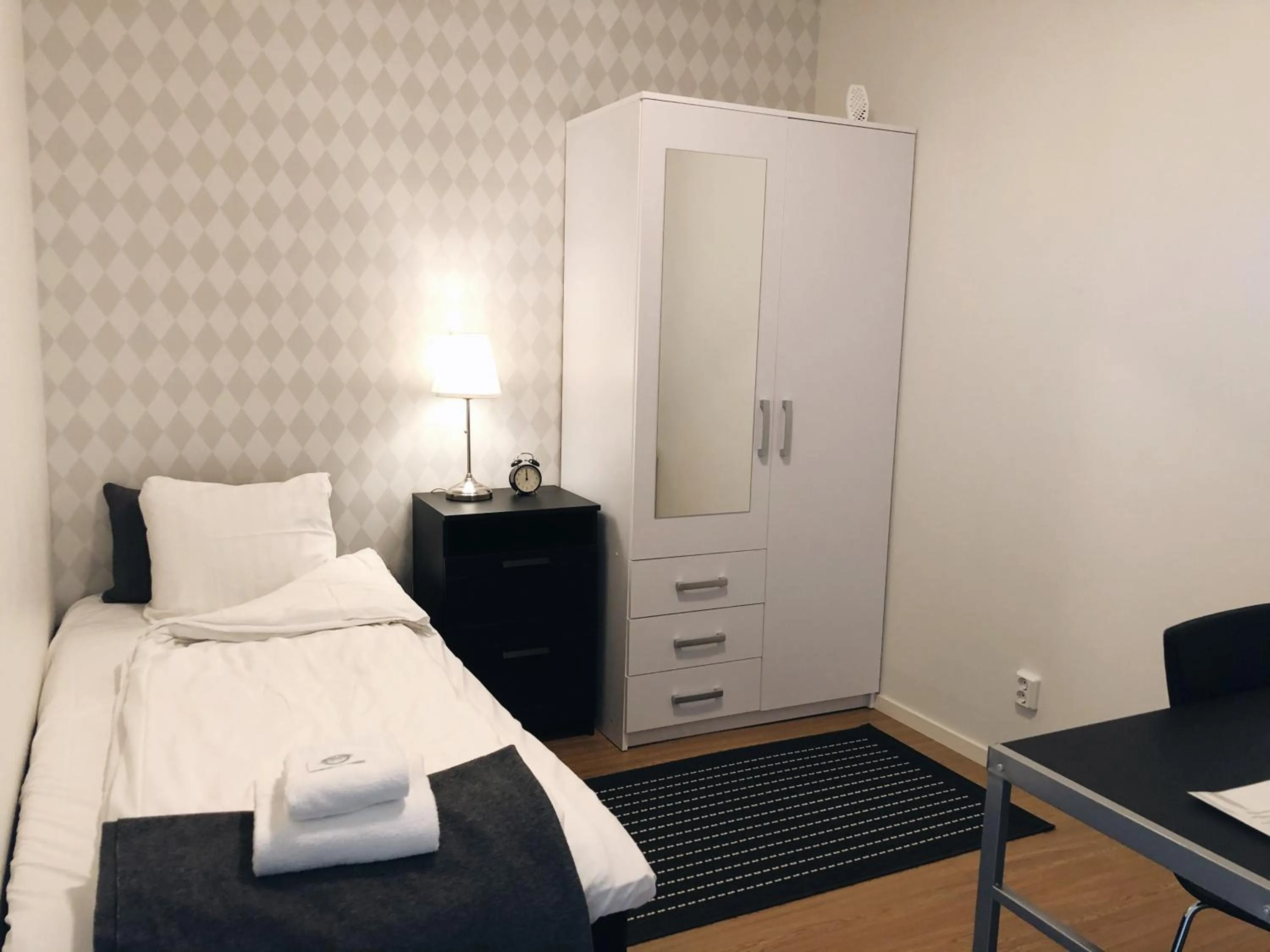 Property building, Bed in Spirans Rum och Logi