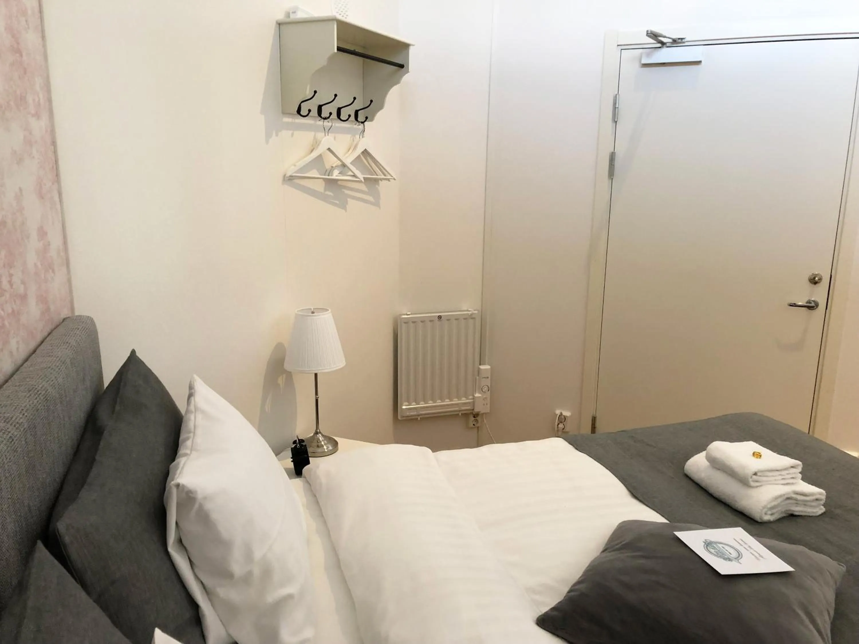 Property building, Bed in Spirans Rum och Logi