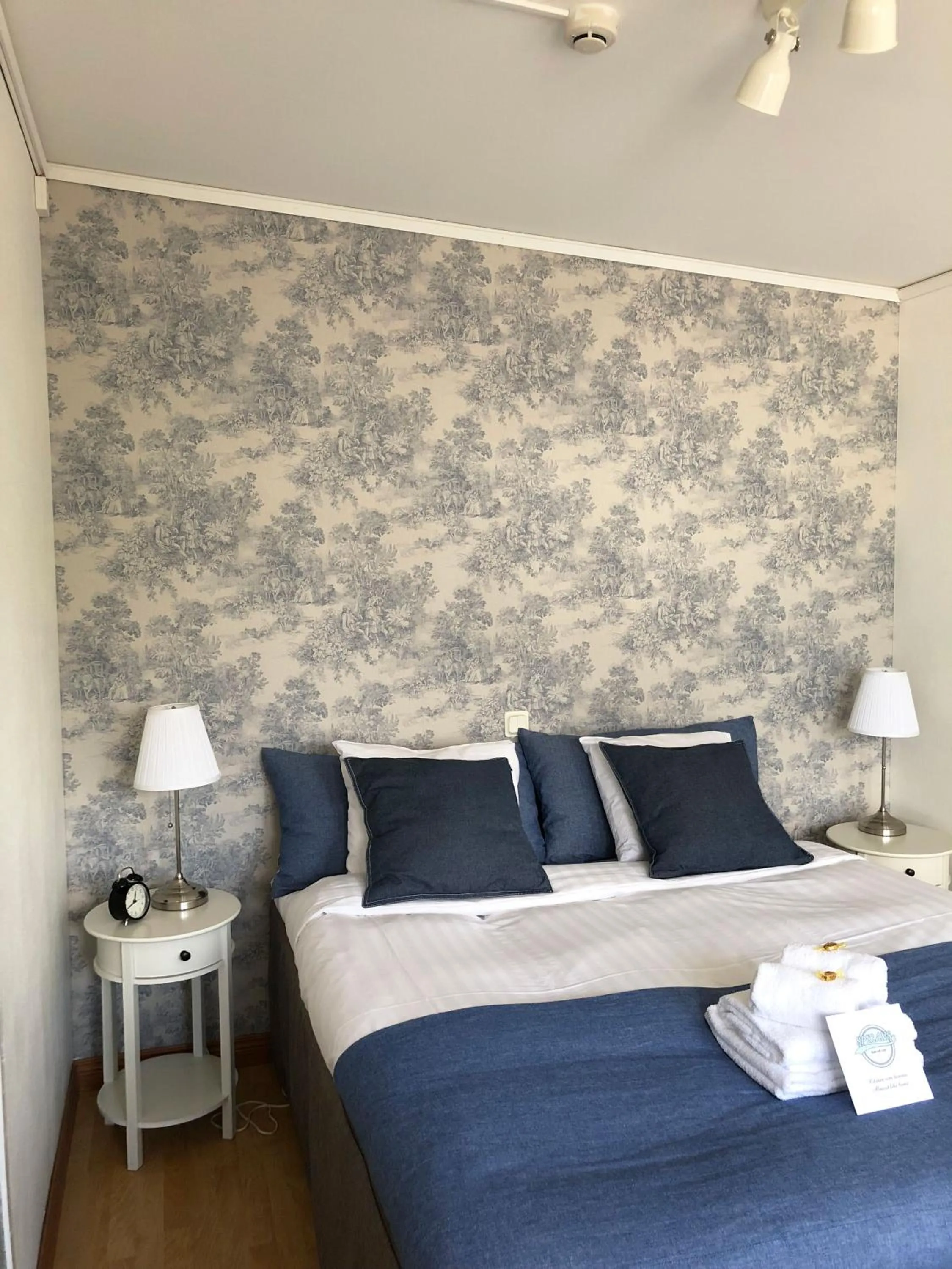 Property building, Bed in Spirans Rum och Logi