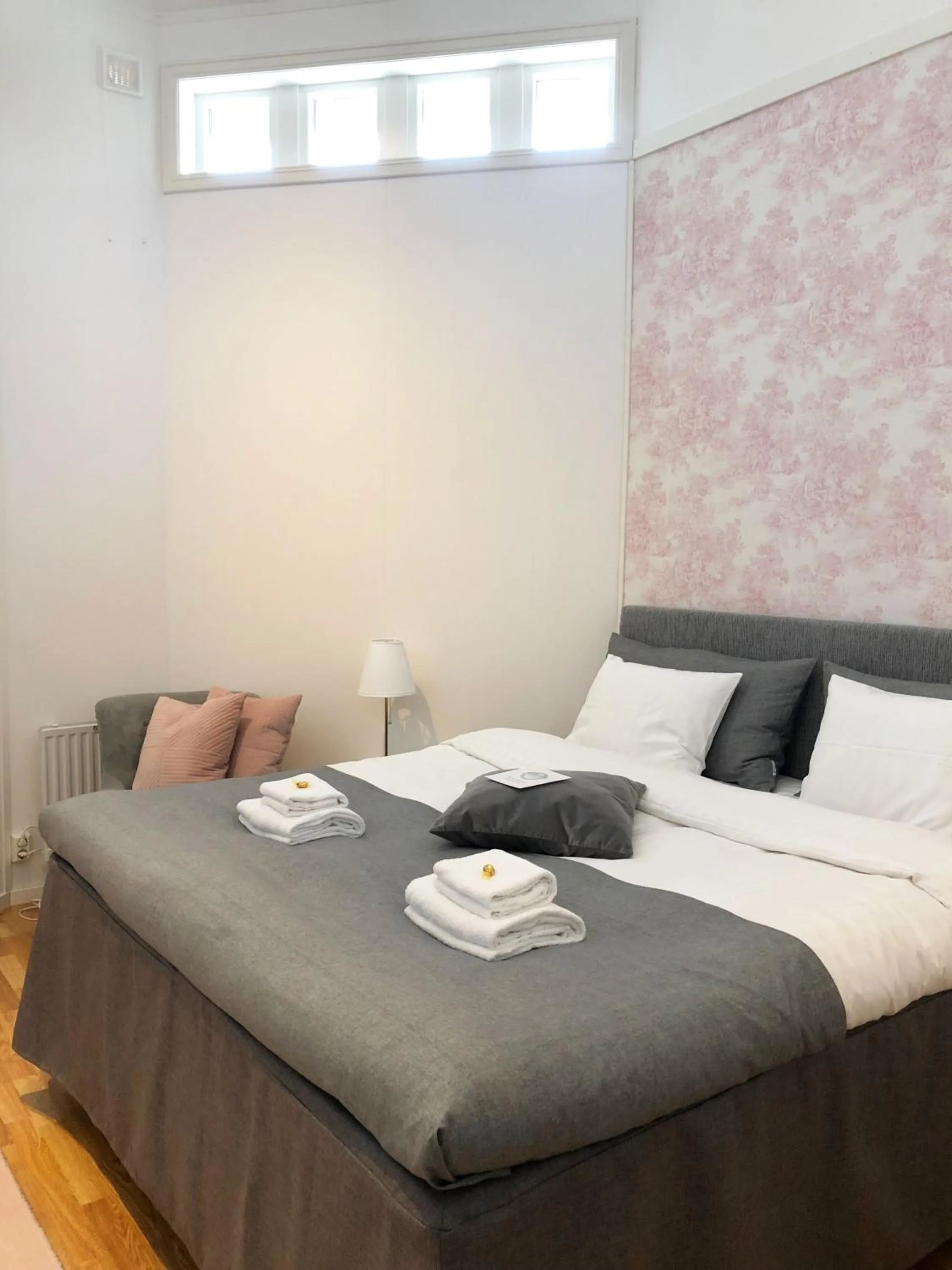 Property building, Bed in Spirans Rum och Logi