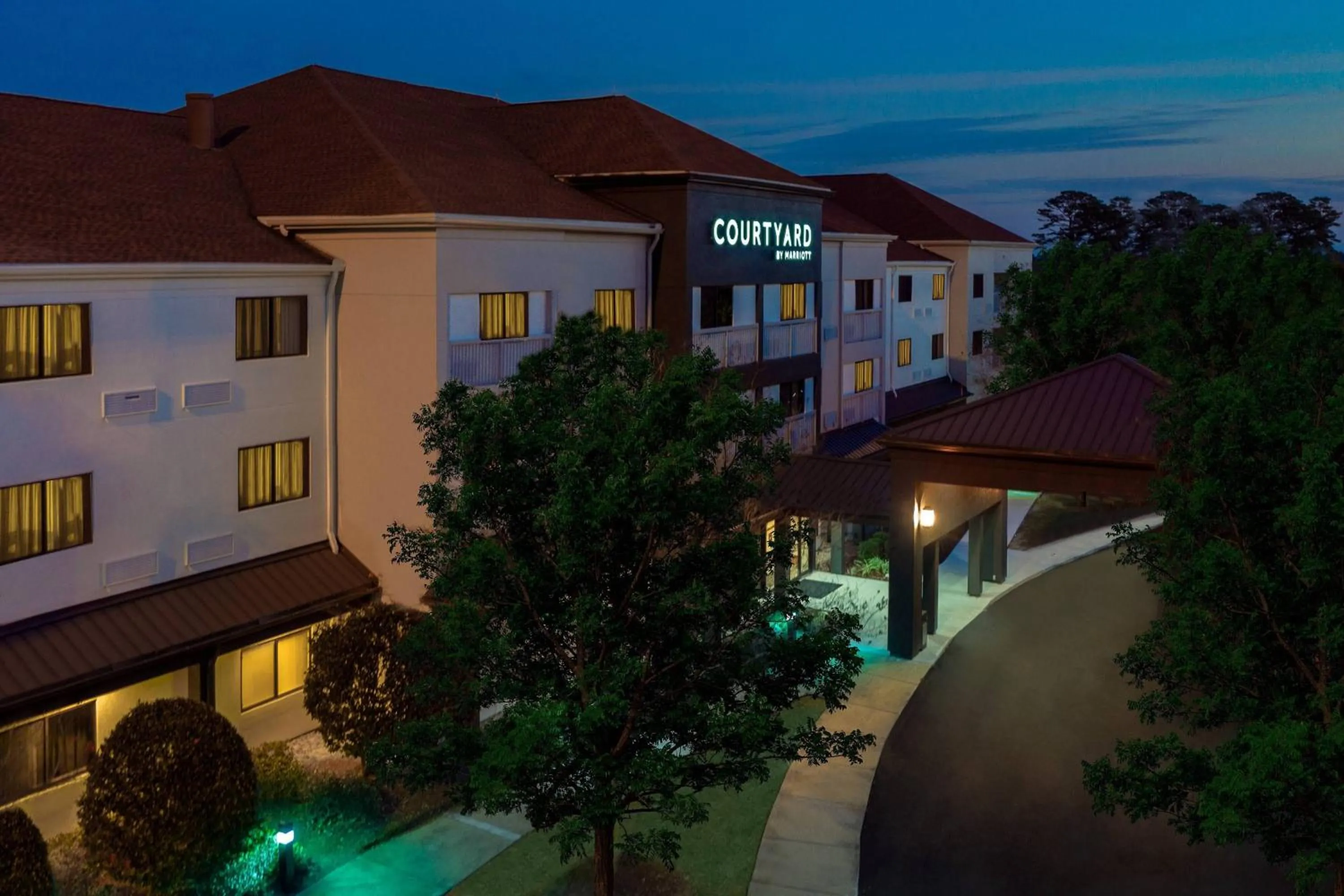 Property building in Courtyard Tallahassee North/I-10 Capital Circle