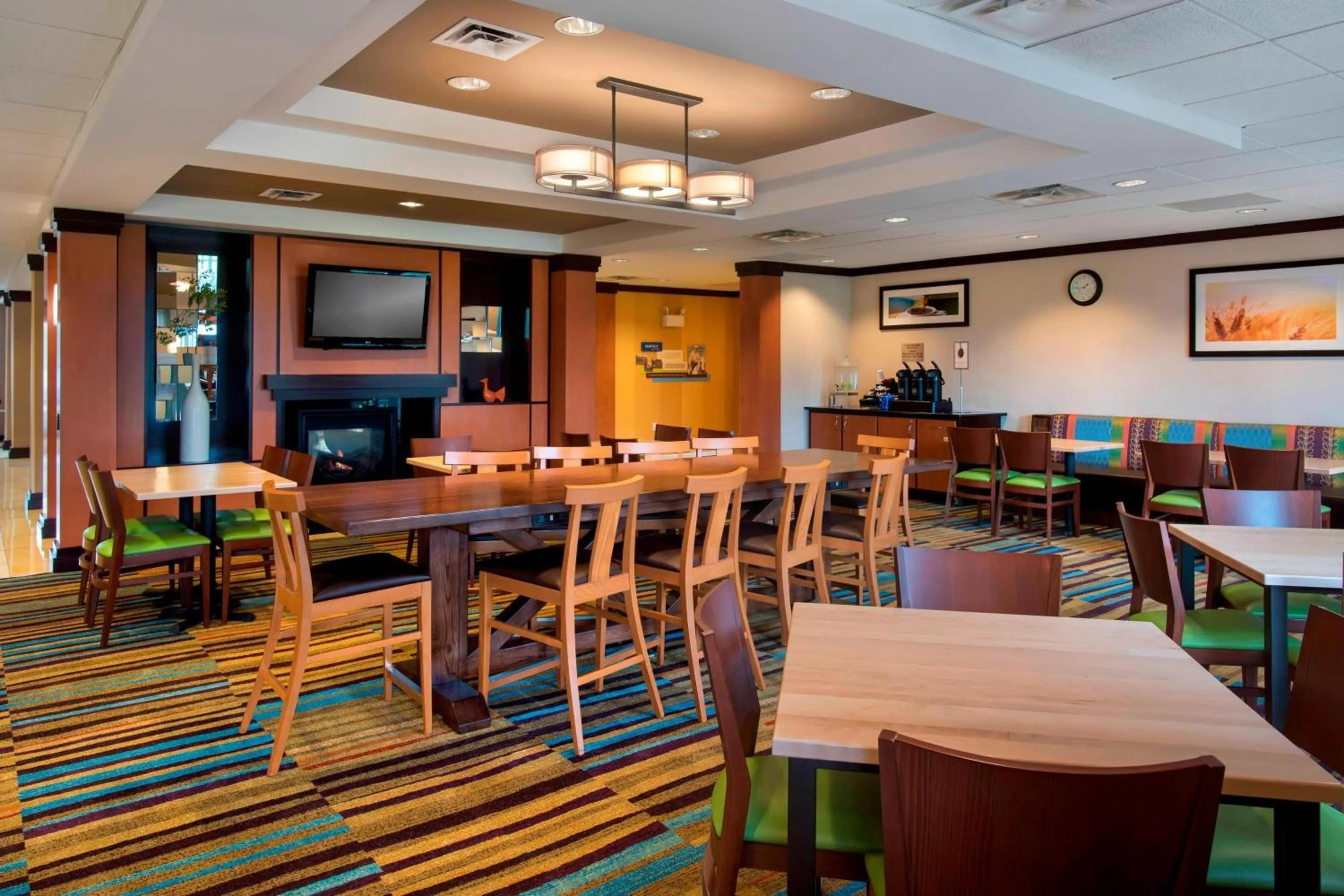 Breakfast in Fairfield Inn & Suites by Marriott Verona