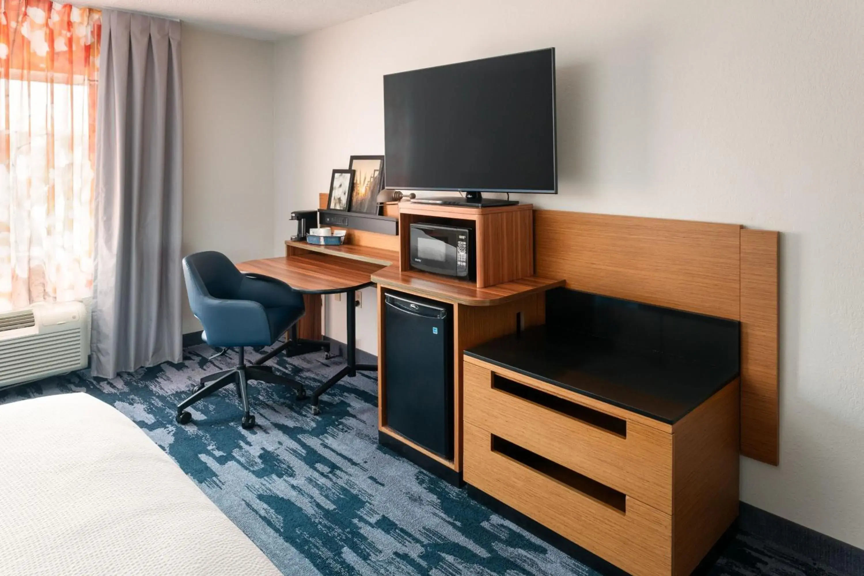 Junior King Suite with Sofa Bed in Fairfield Inn Tallahassee North/I-10 Junior King Suite with Sofa Bed in Fairfield Inn Tallahassee North/I-10