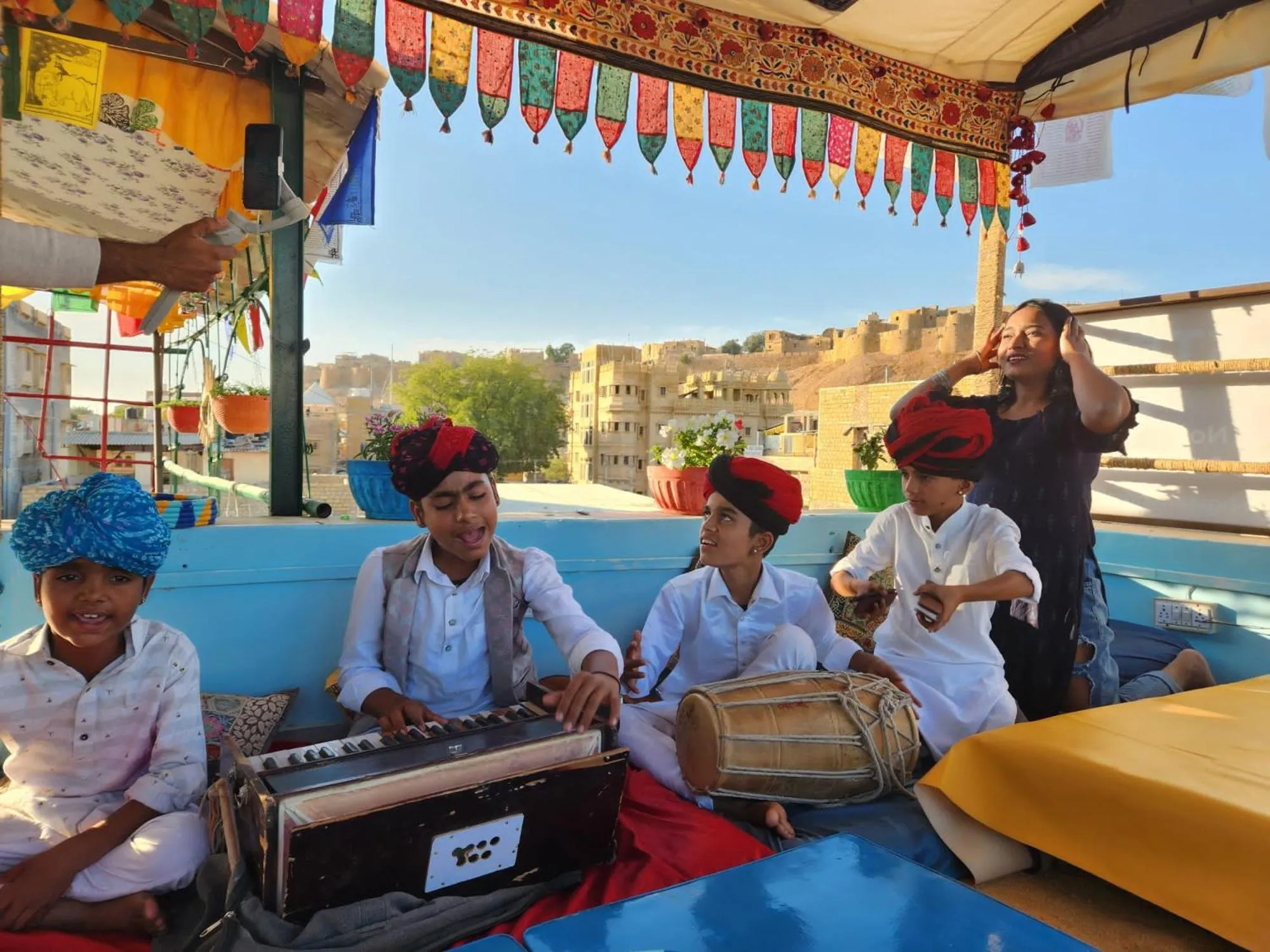 Restaurant/places to eat in Blue Eye Hostel